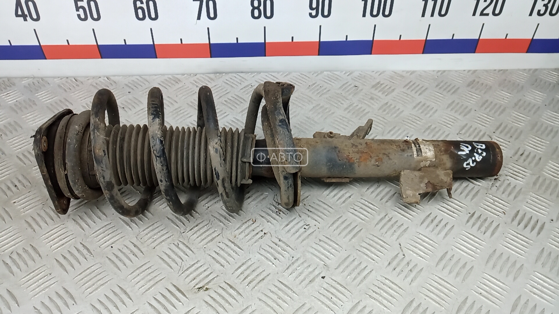 Стойка передняя левая