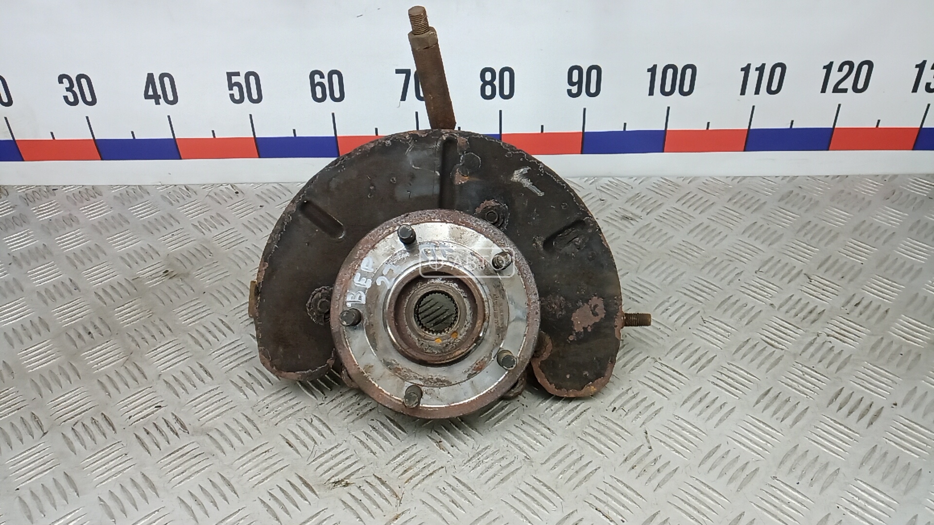 Ступица передняя левая