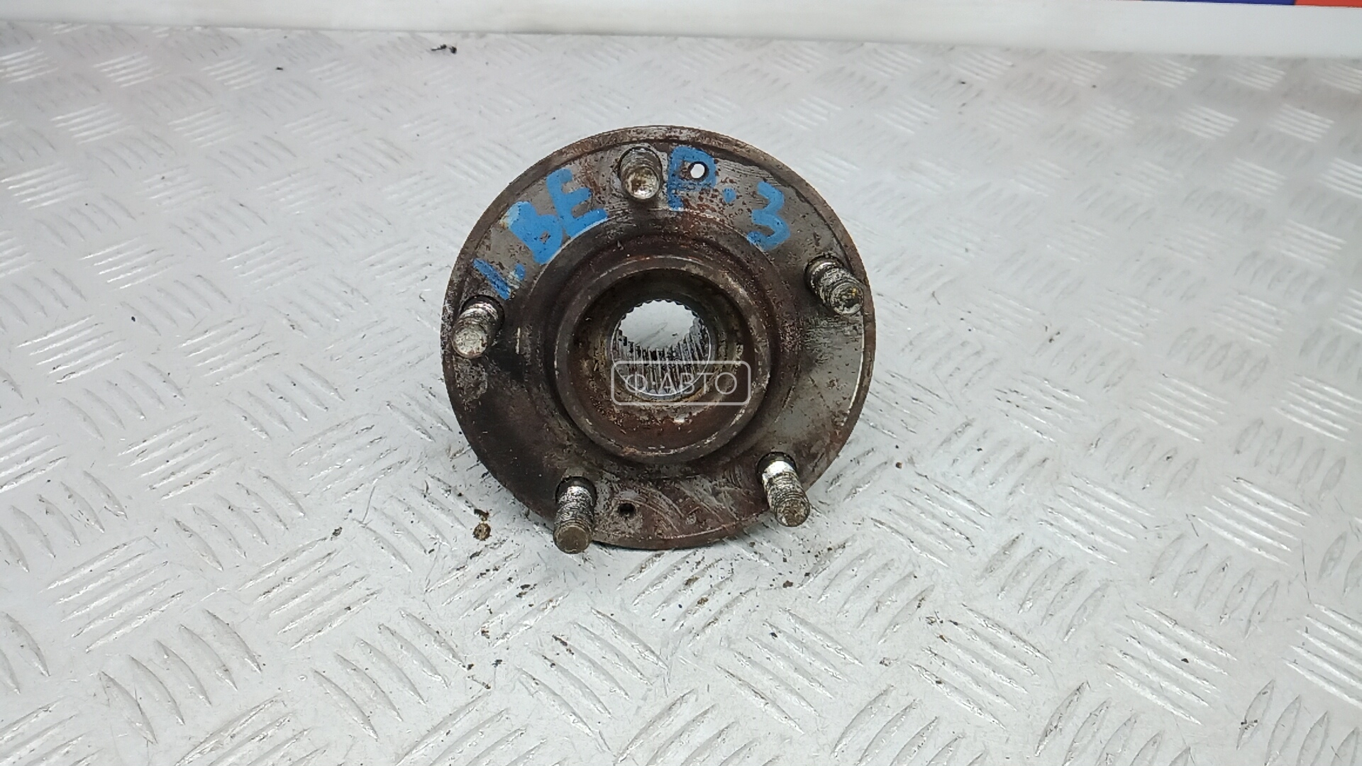 Ступица задняя левая