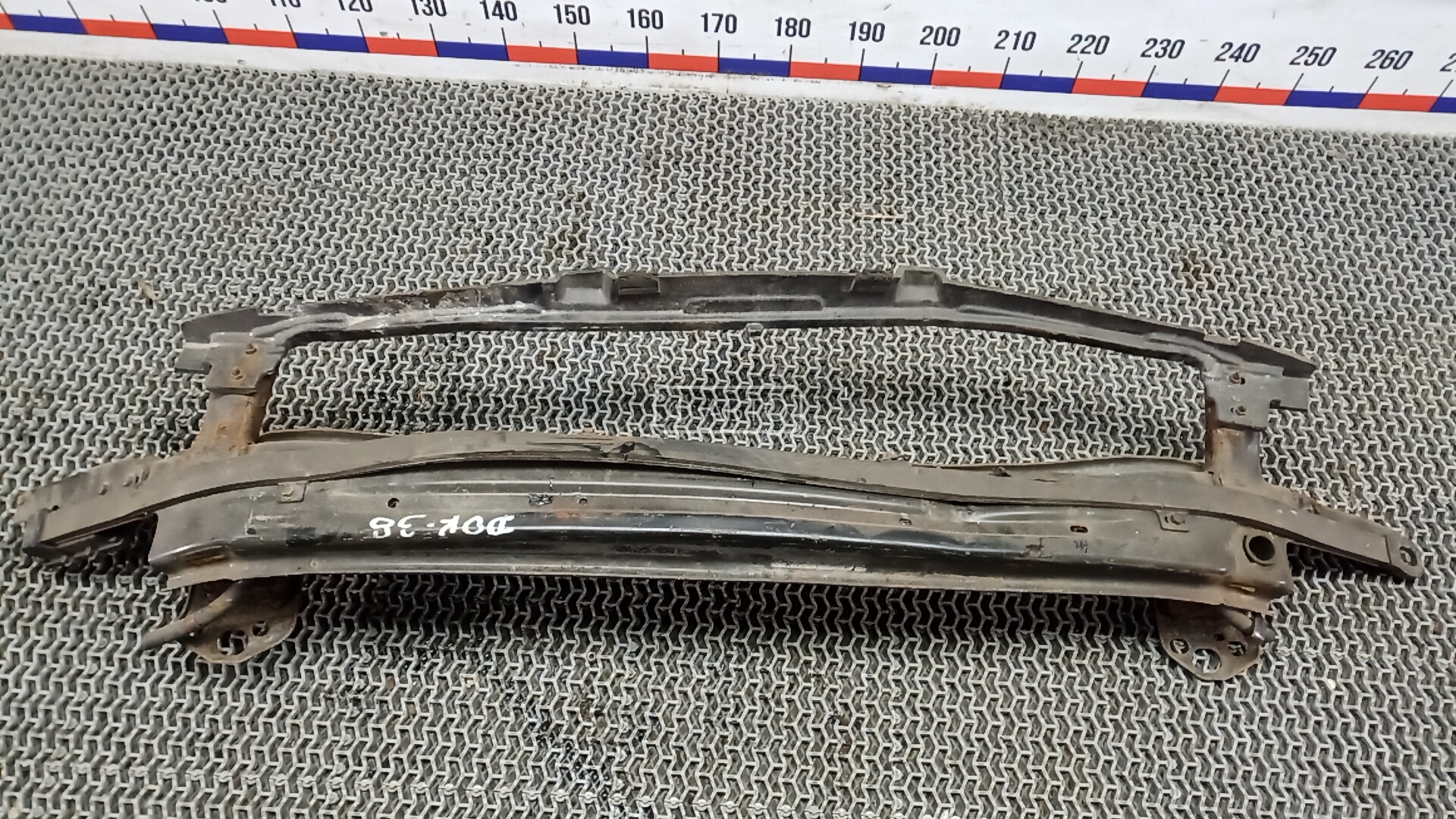 Усилитель бампера передний (кронштейн)