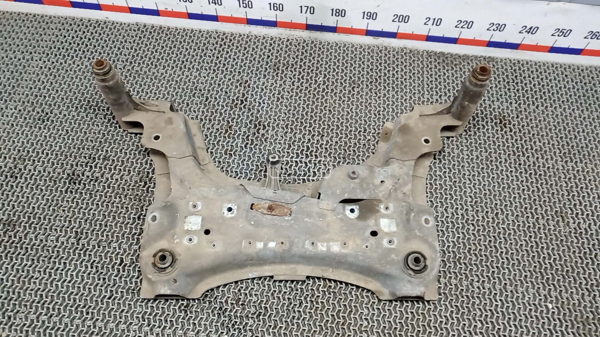 Балка подвески передняя