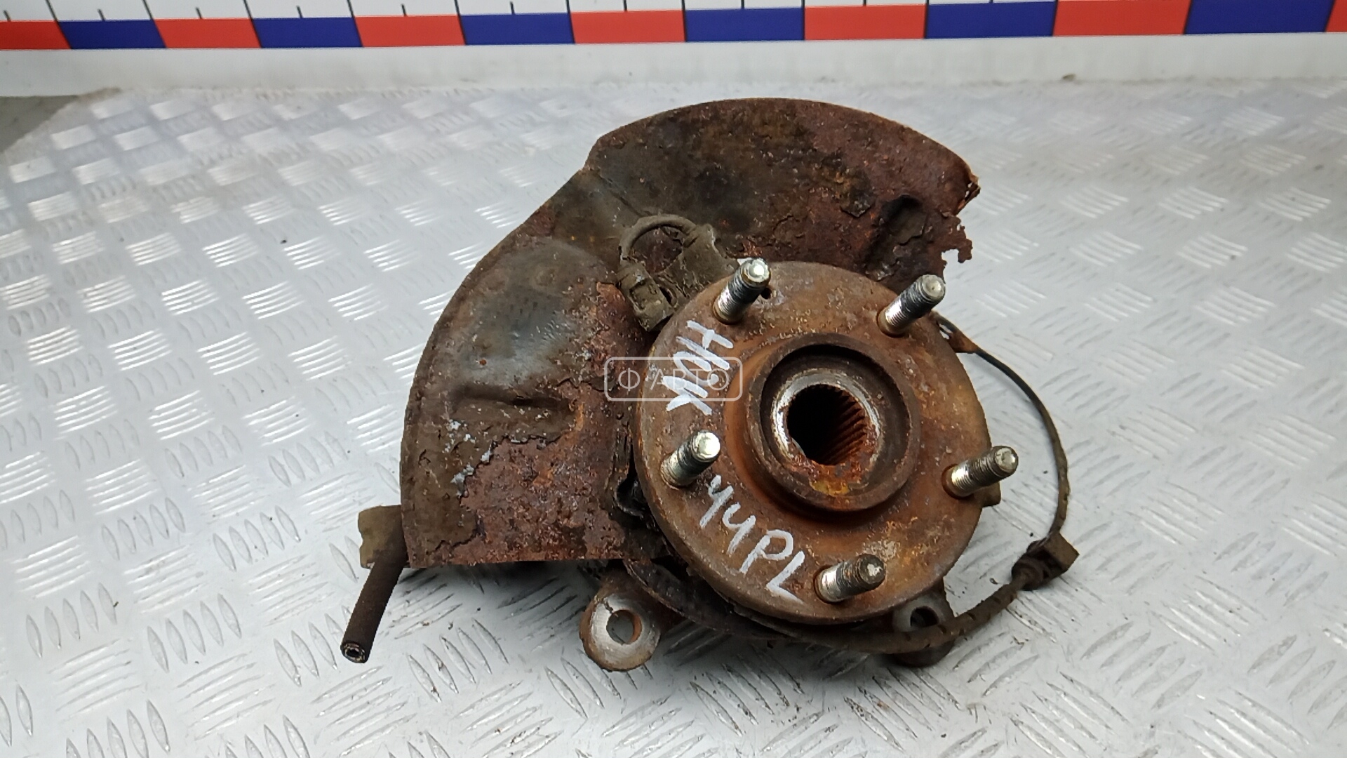 Ступица передняя левая