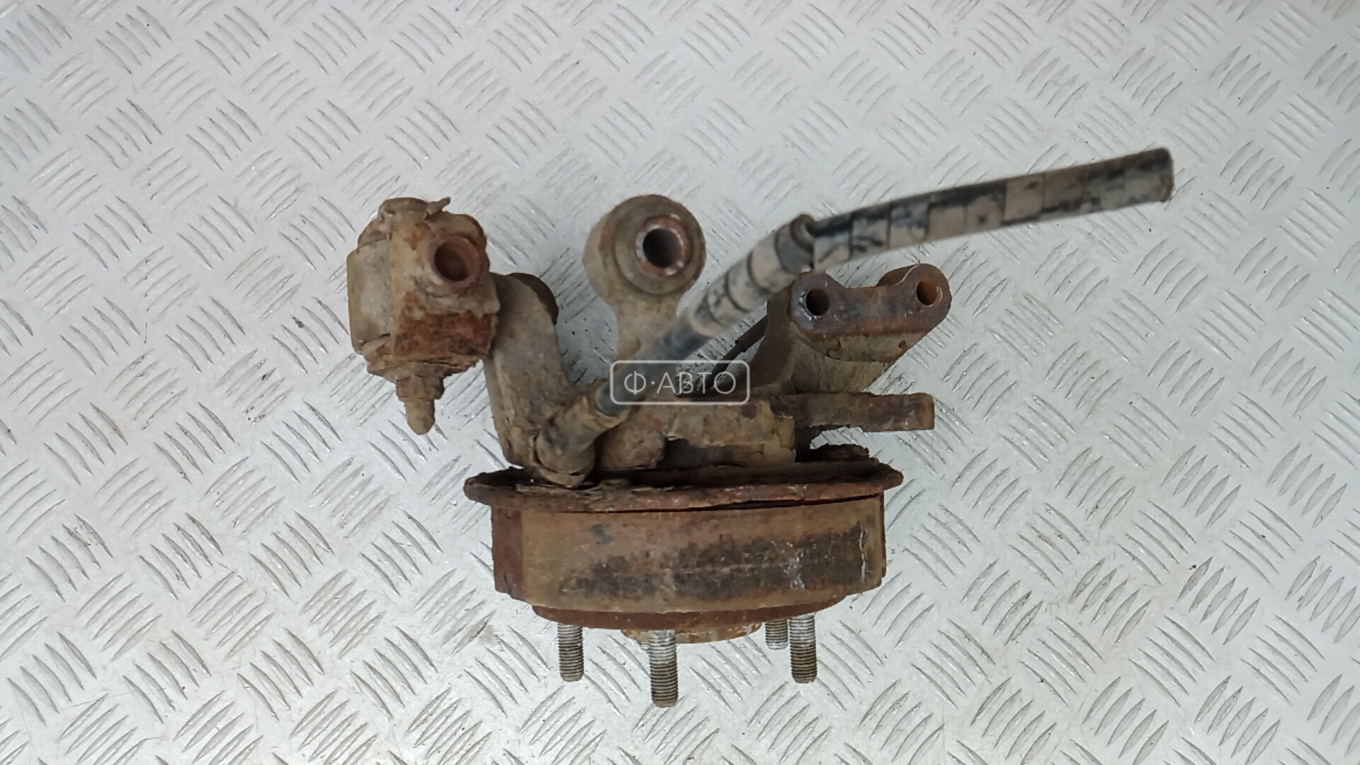 Ступица задняя левая