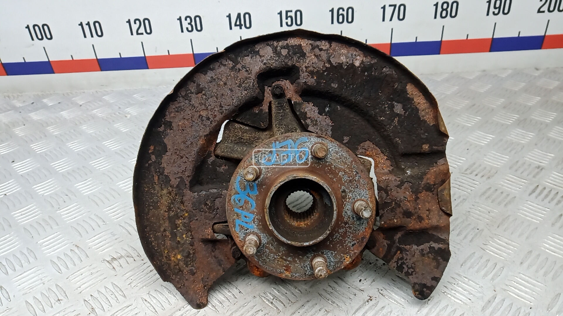 Ступица передняя левая