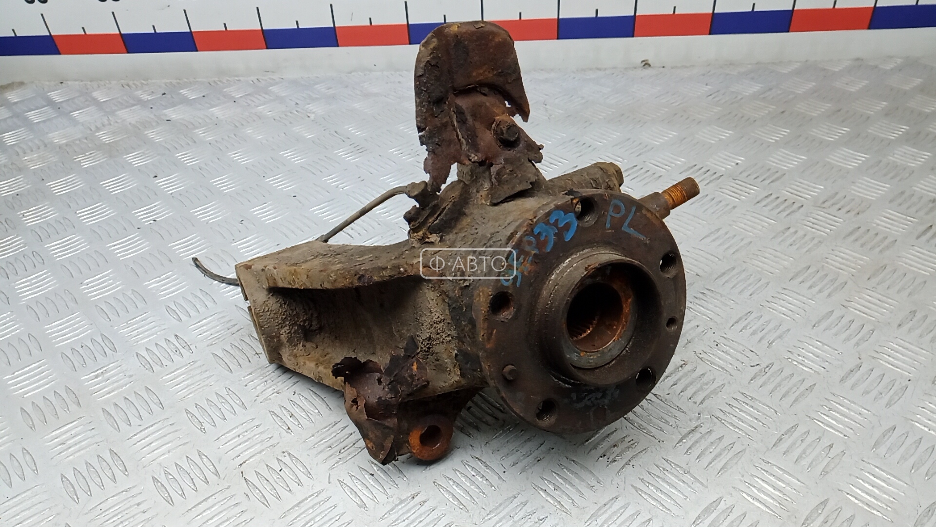 Ступица передняя левая