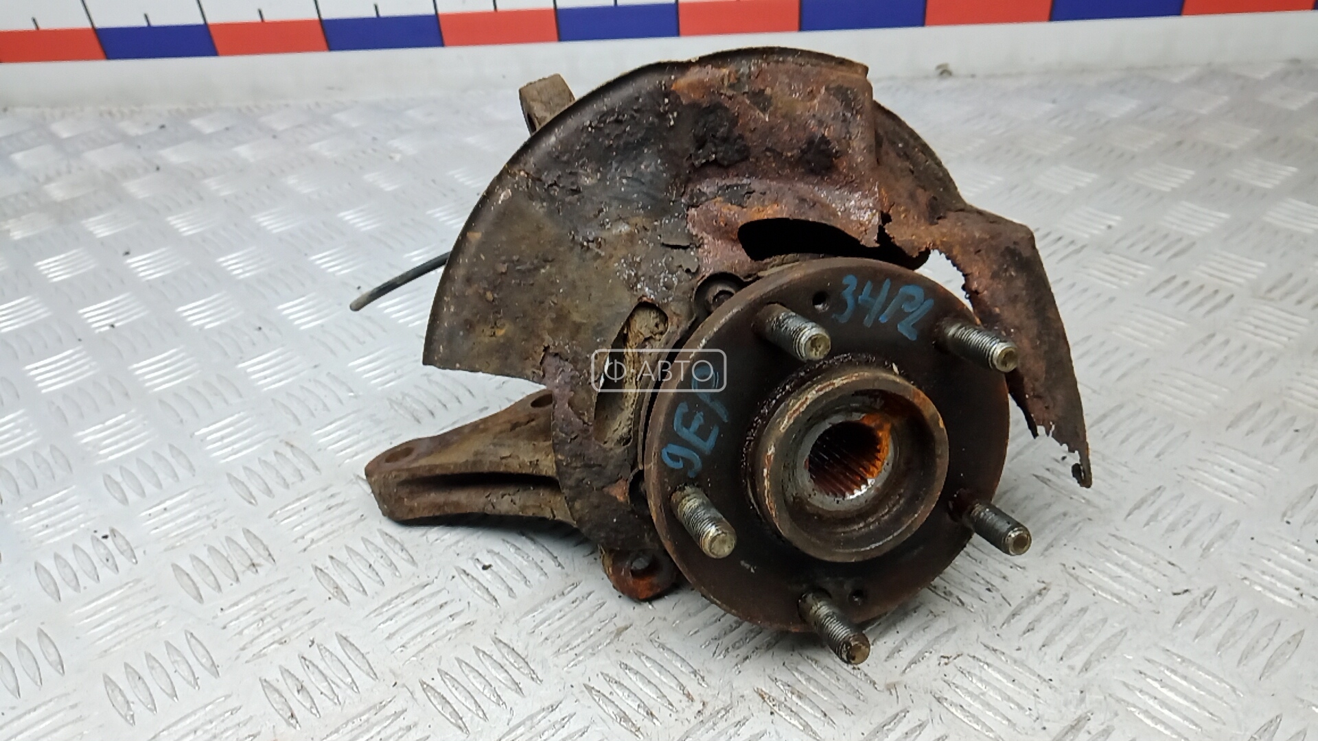 Ступица передняя левая