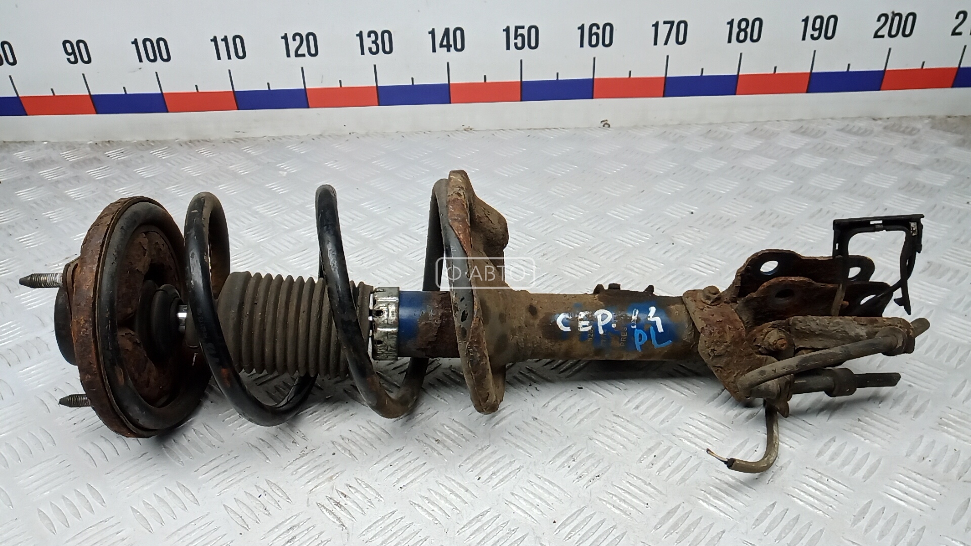 Стойка передняя левая