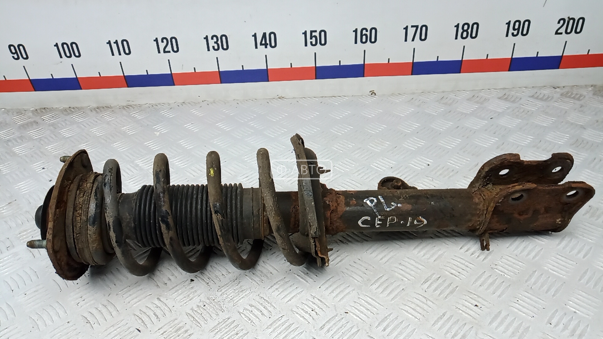 Стойка передняя левая