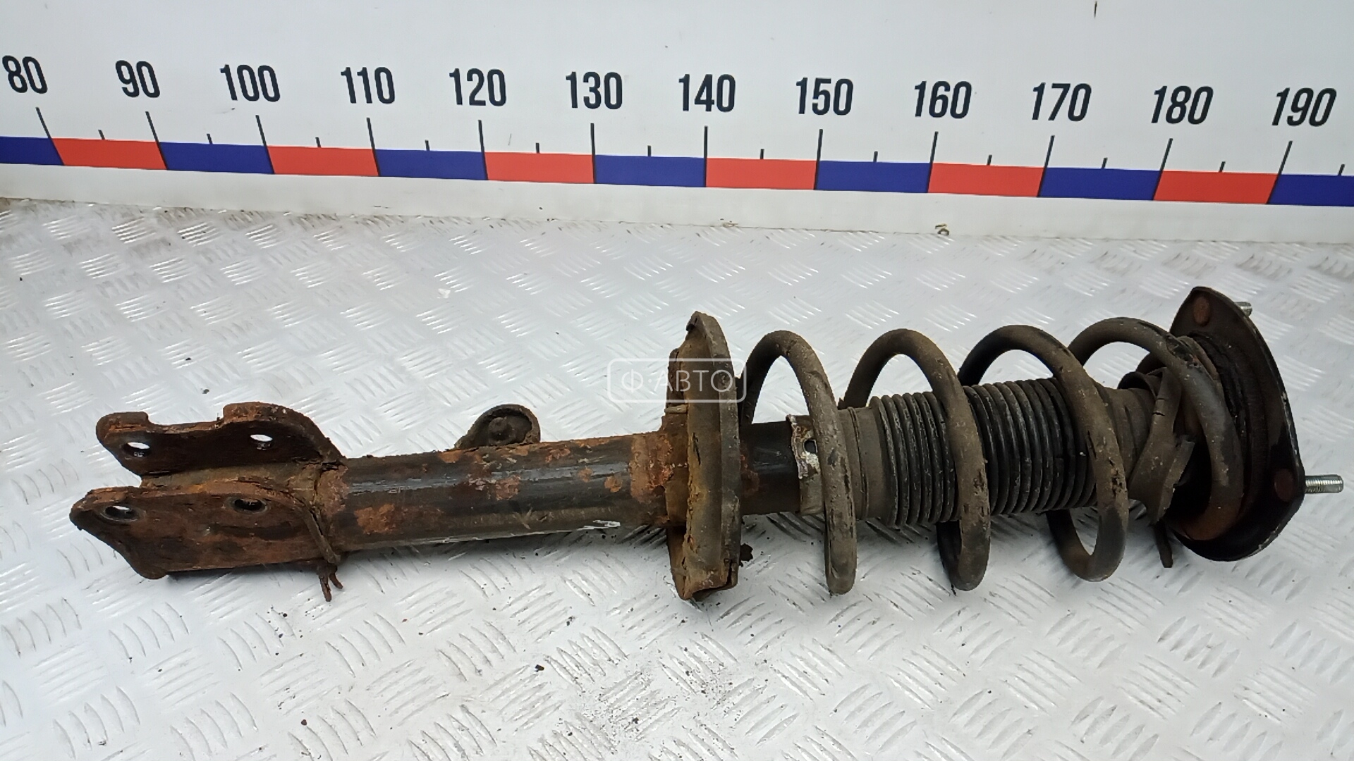 Стойка передняя правая