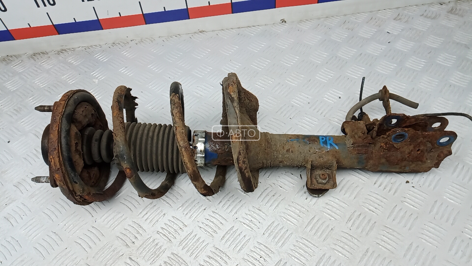 Стойка передняя правая