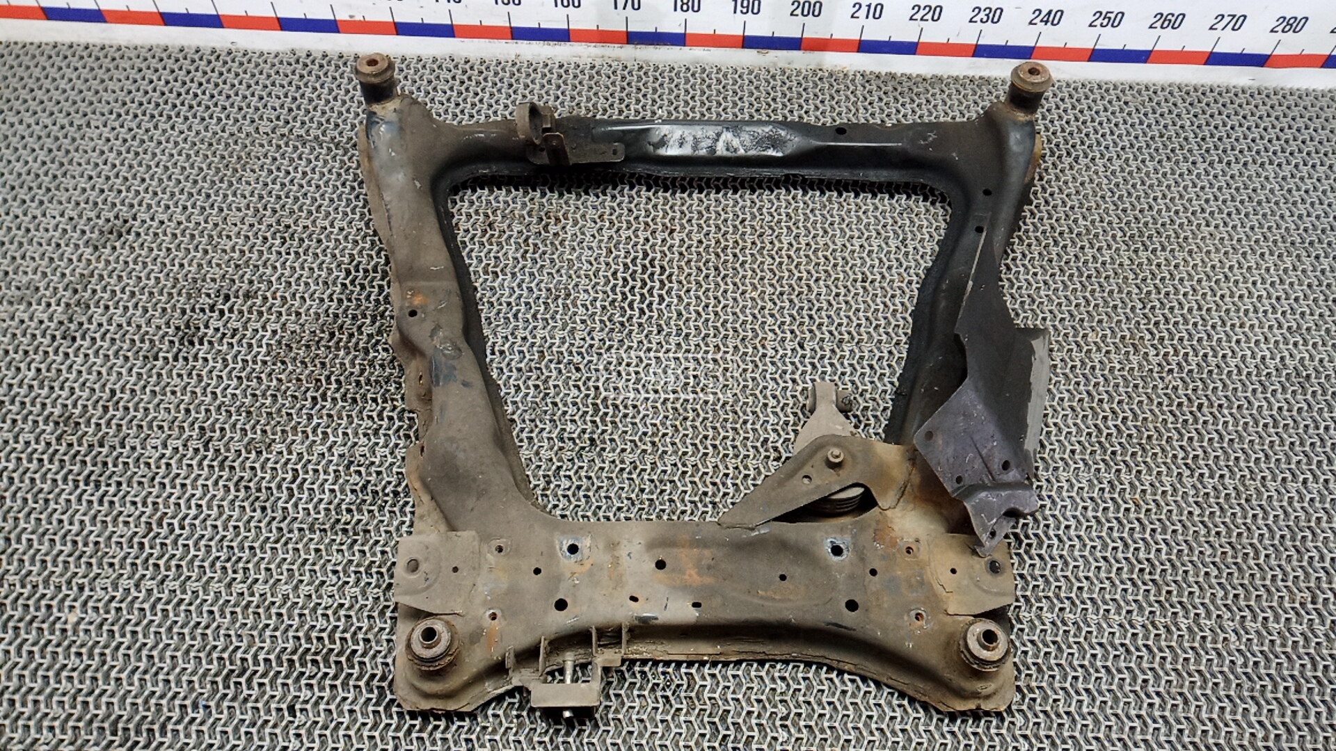 Балка подвески передняя