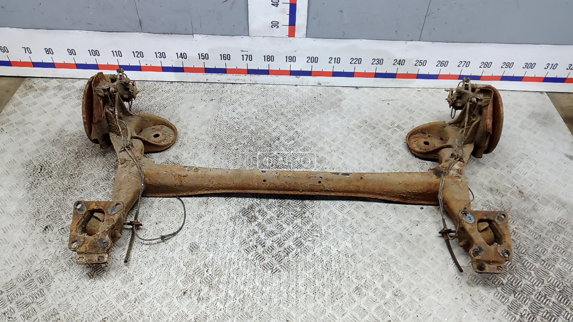 Балка задняя