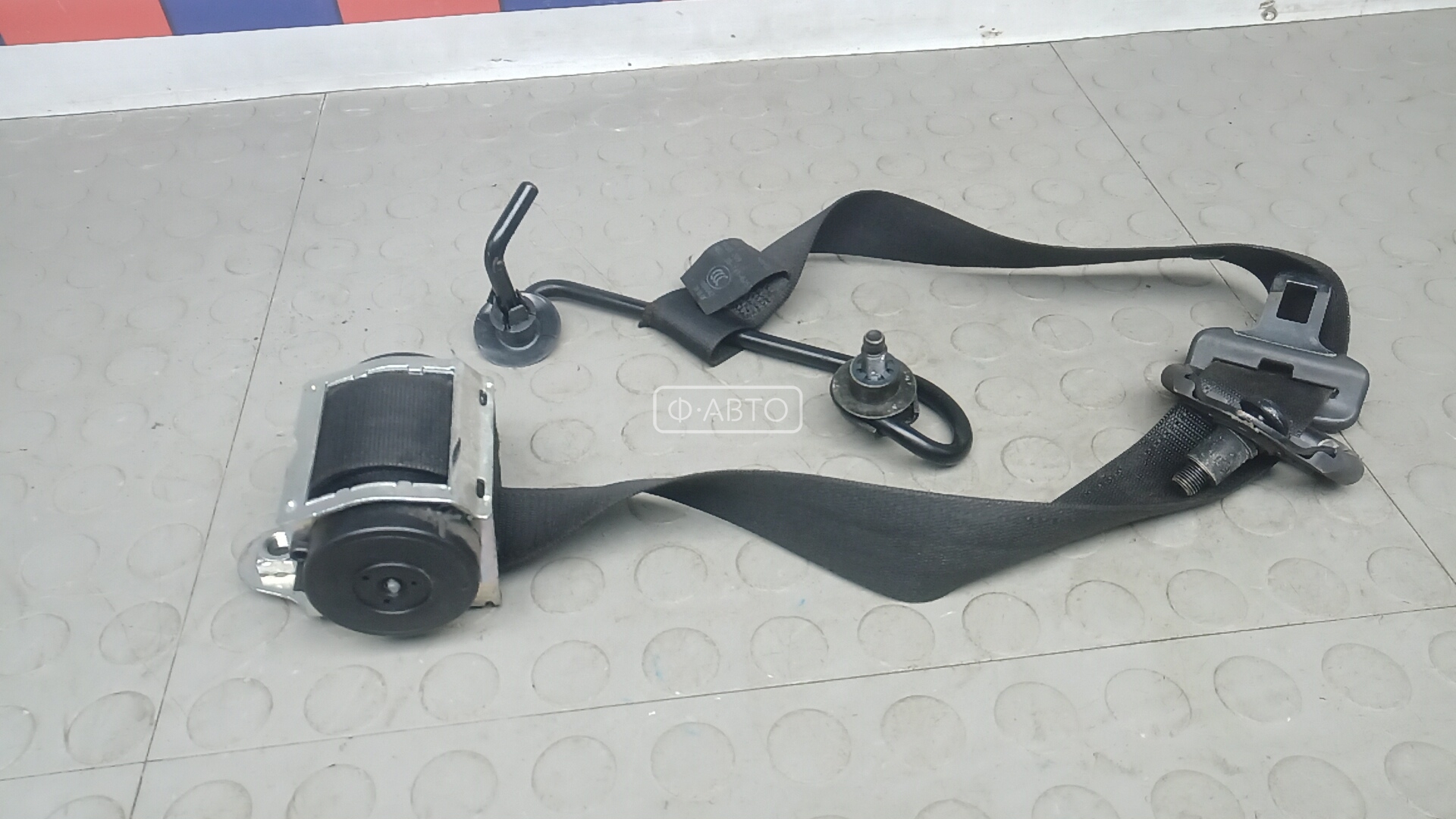 Ремень безопасности с пиропатроном сиденья переднего