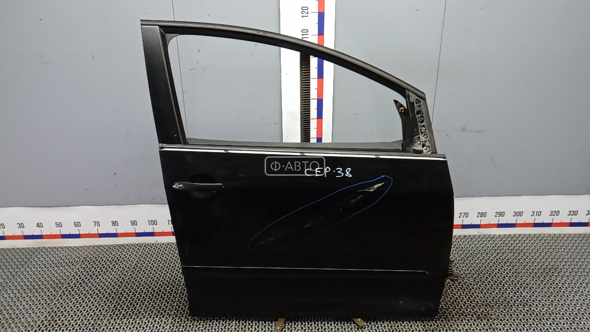 Дверь передняя правая