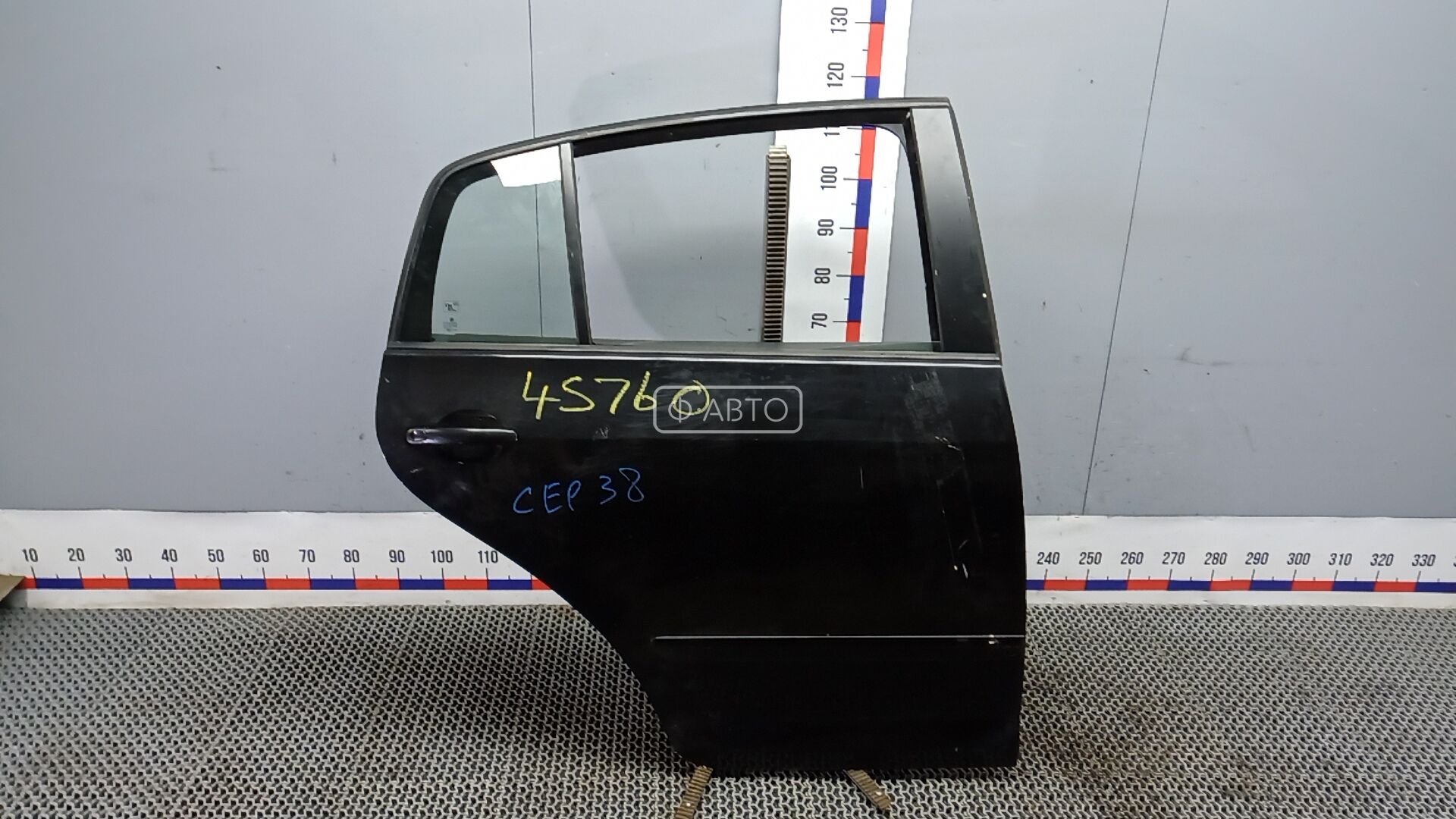 Дверь задняя правая