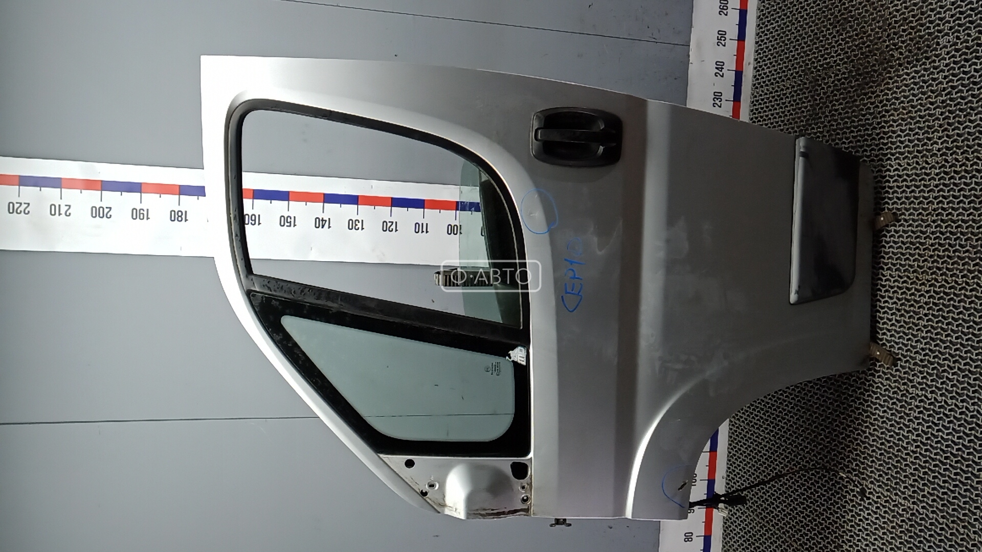 Дверь передняя левая