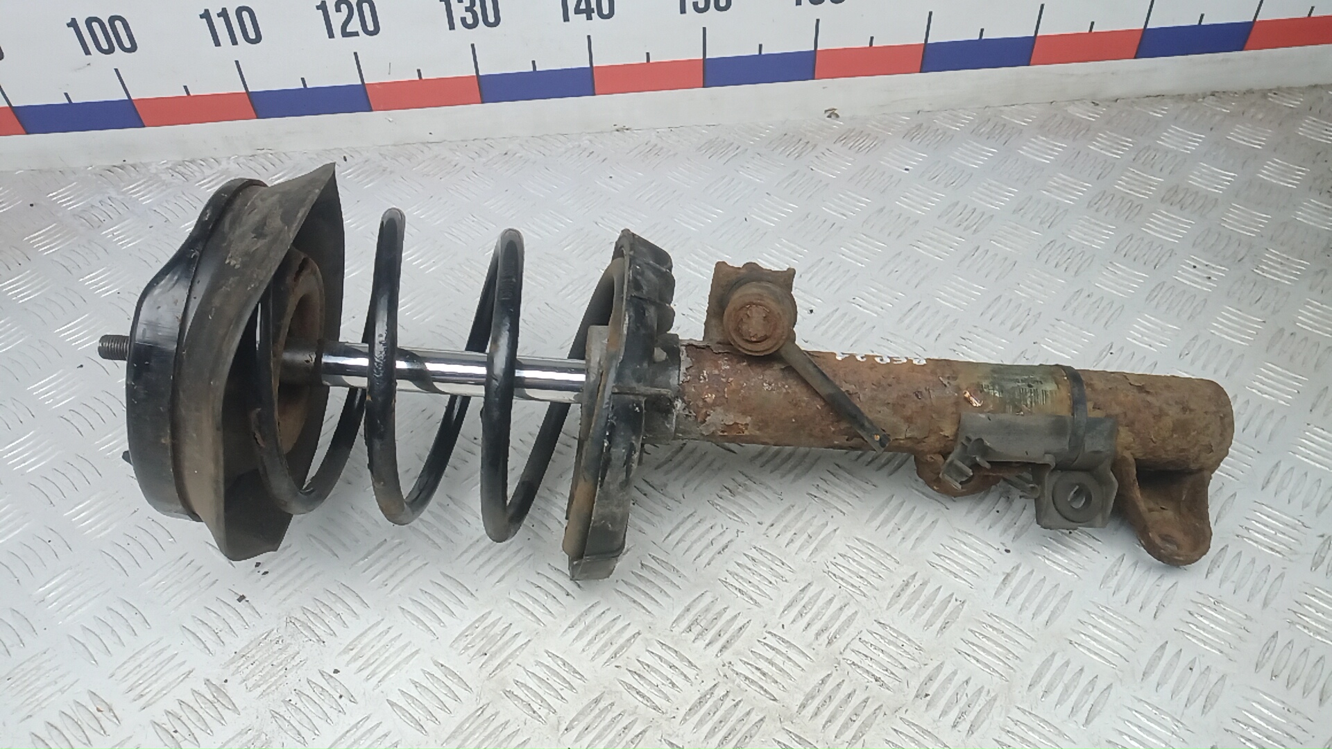 Стойка передняя правая MERCEDES BENZ C-CLASS W203