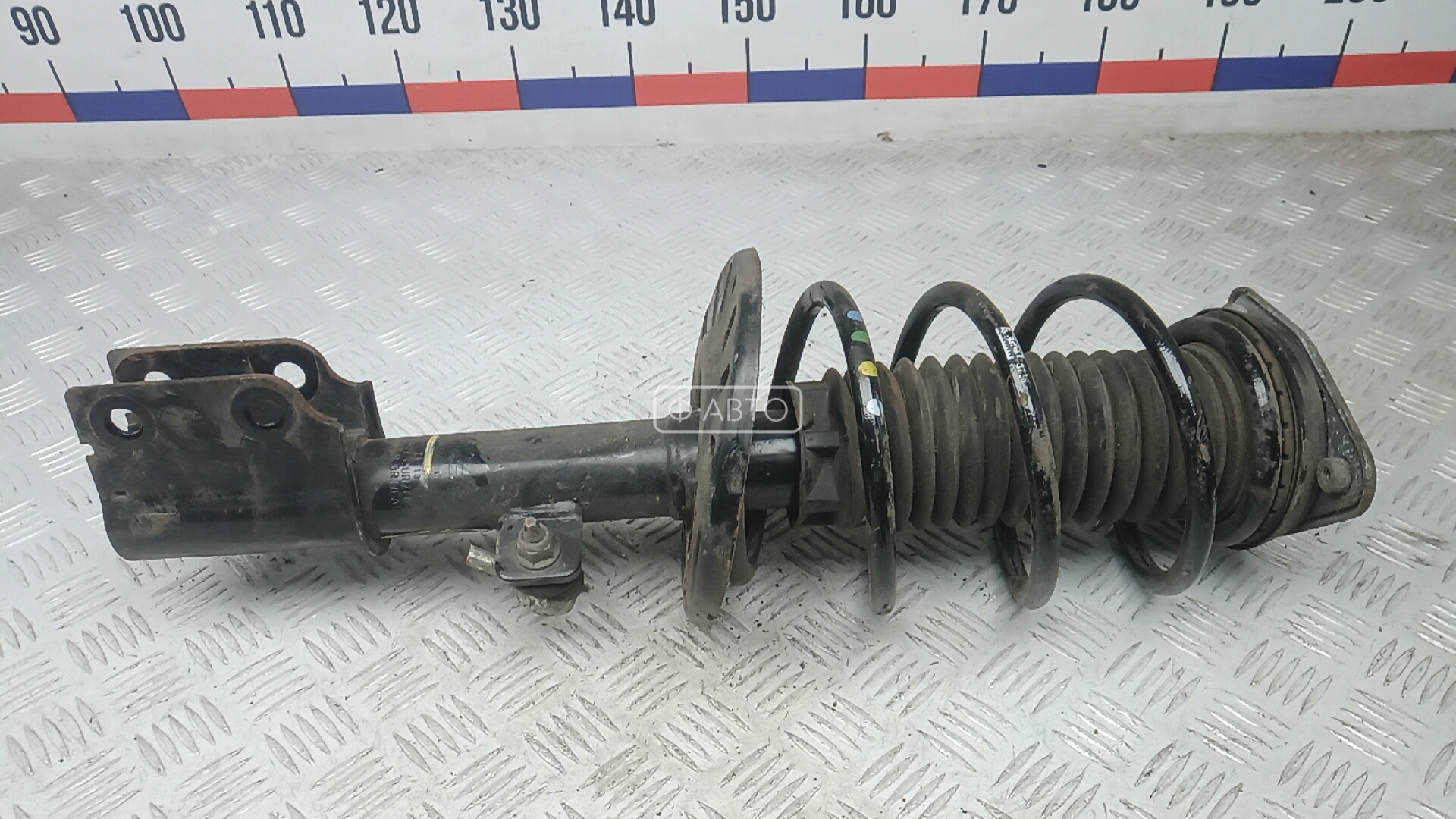 Стойка передняя правая