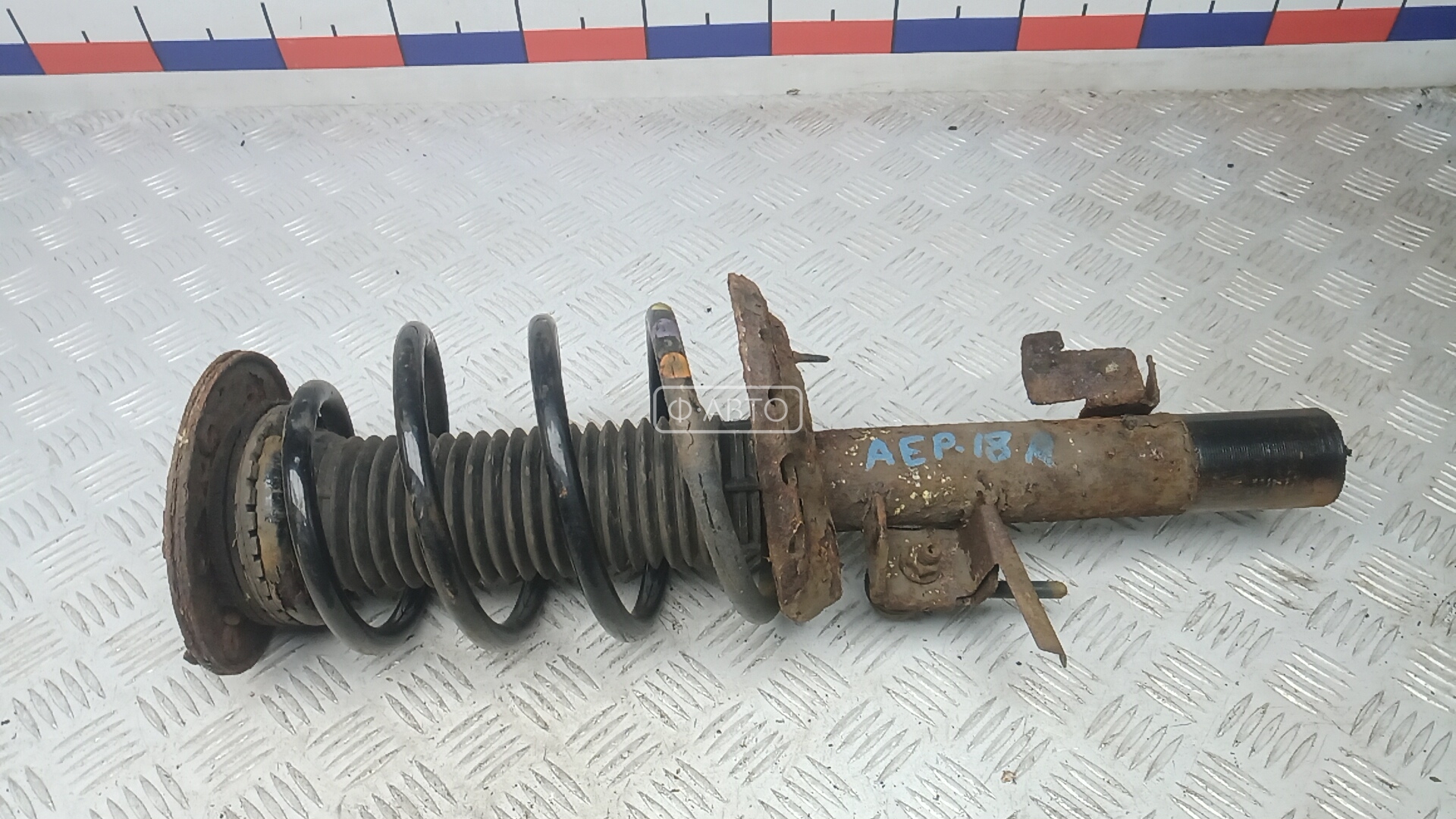 Стойка передняя правая