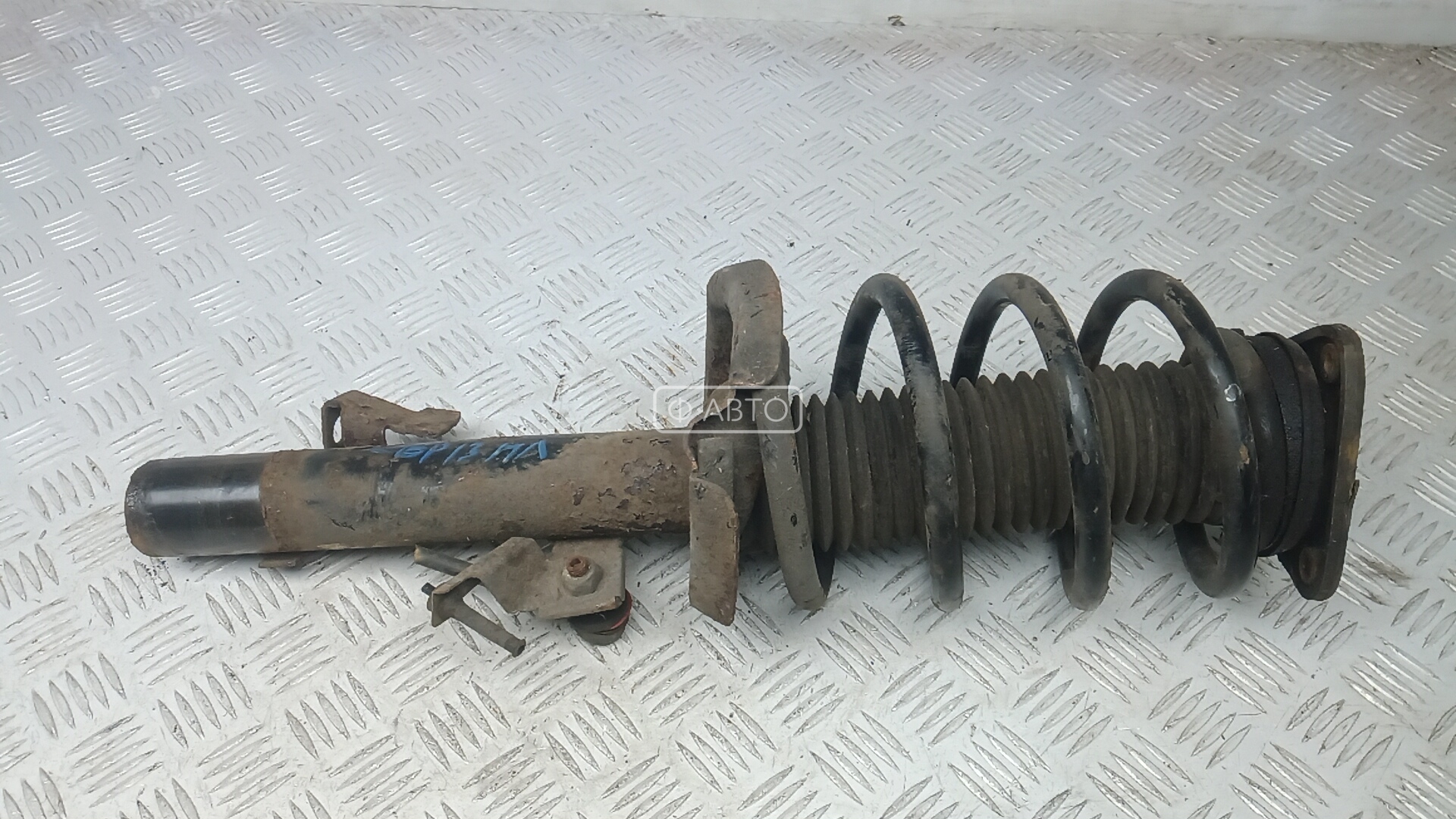 Стойка передняя левая