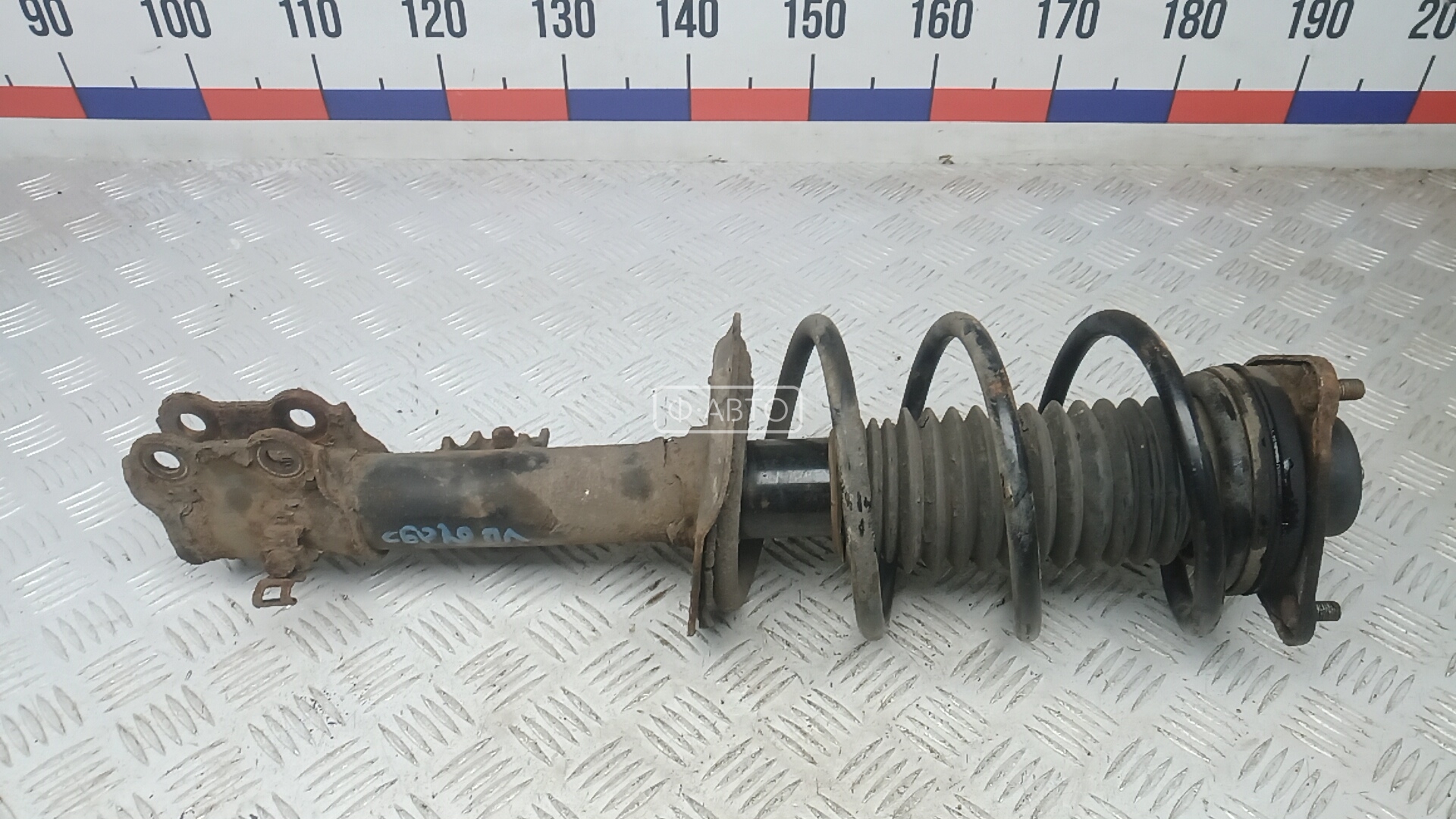 Стойка передняя левая