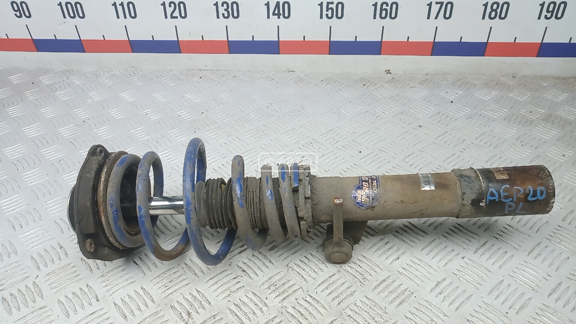 Стойка передняя левая