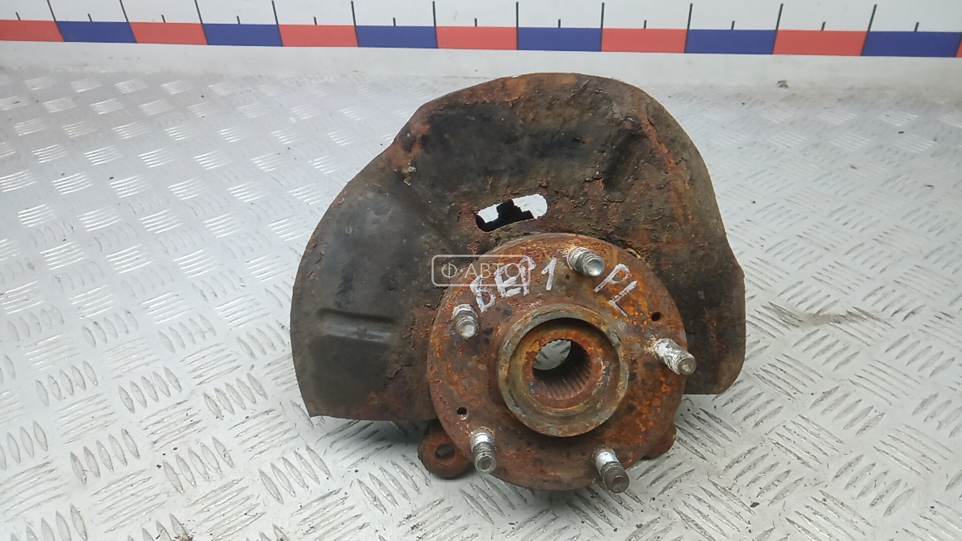 Ступица передняя левая