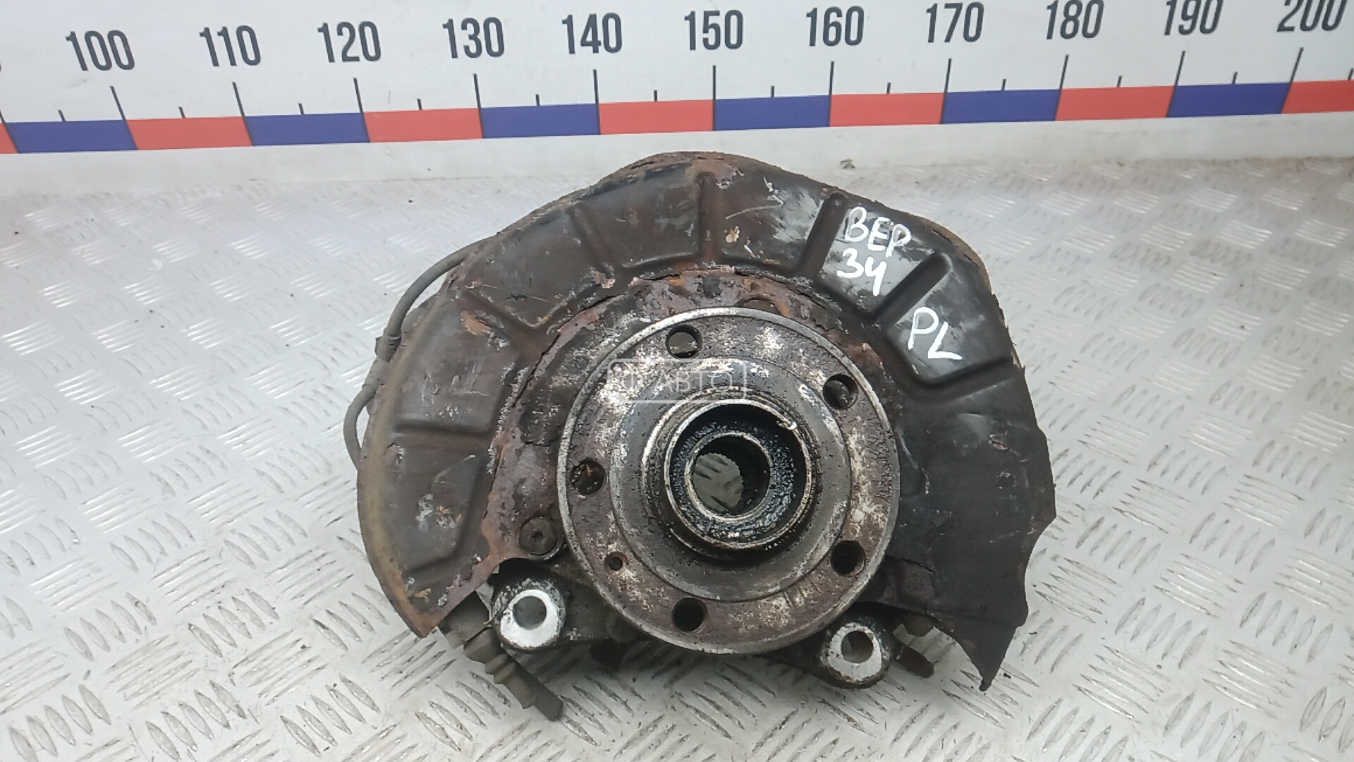 Ступица передняя левая