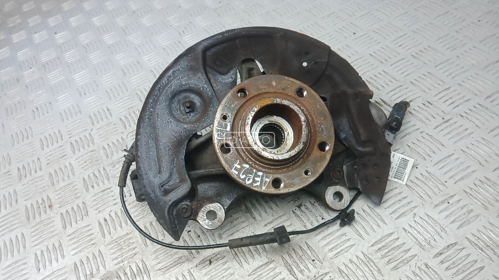 Ступица передняя левая