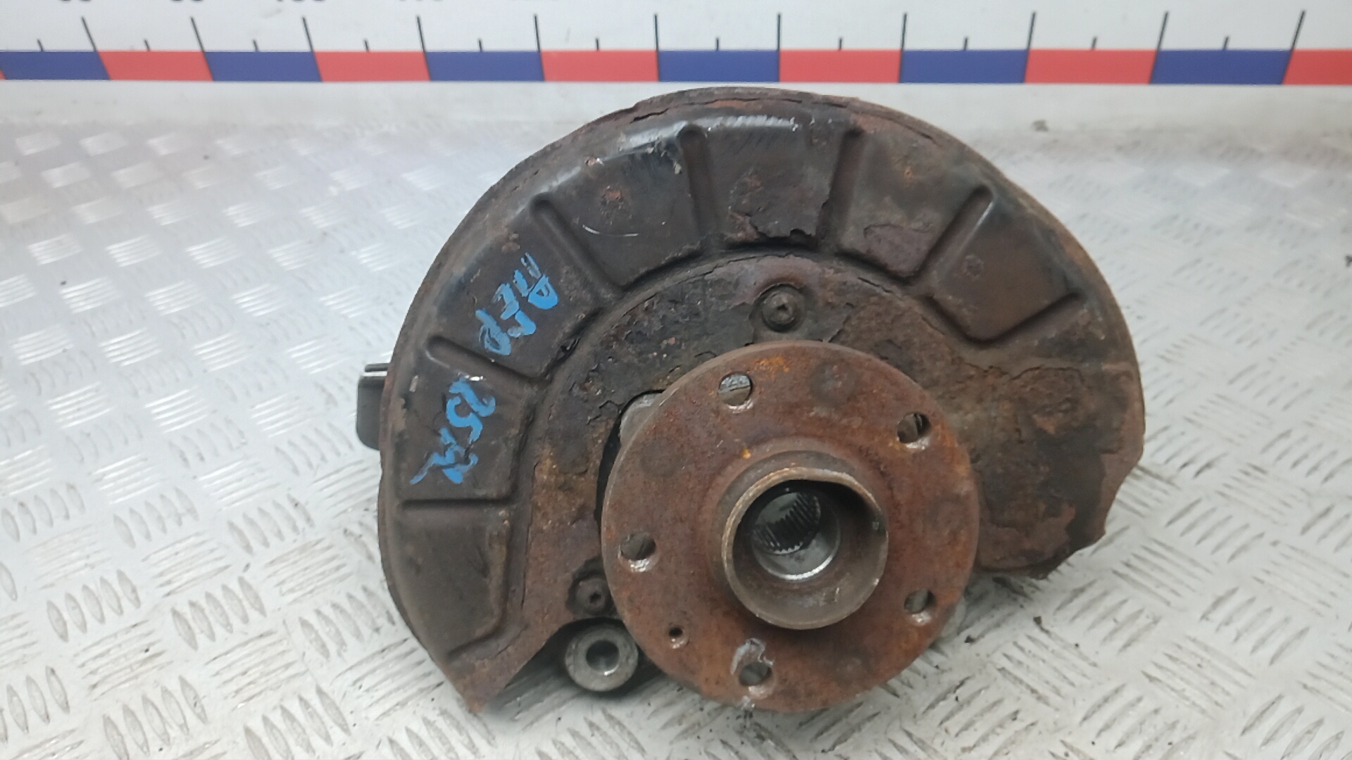 Ступица передняя левая VOLKSWAGEN PASSAT CC