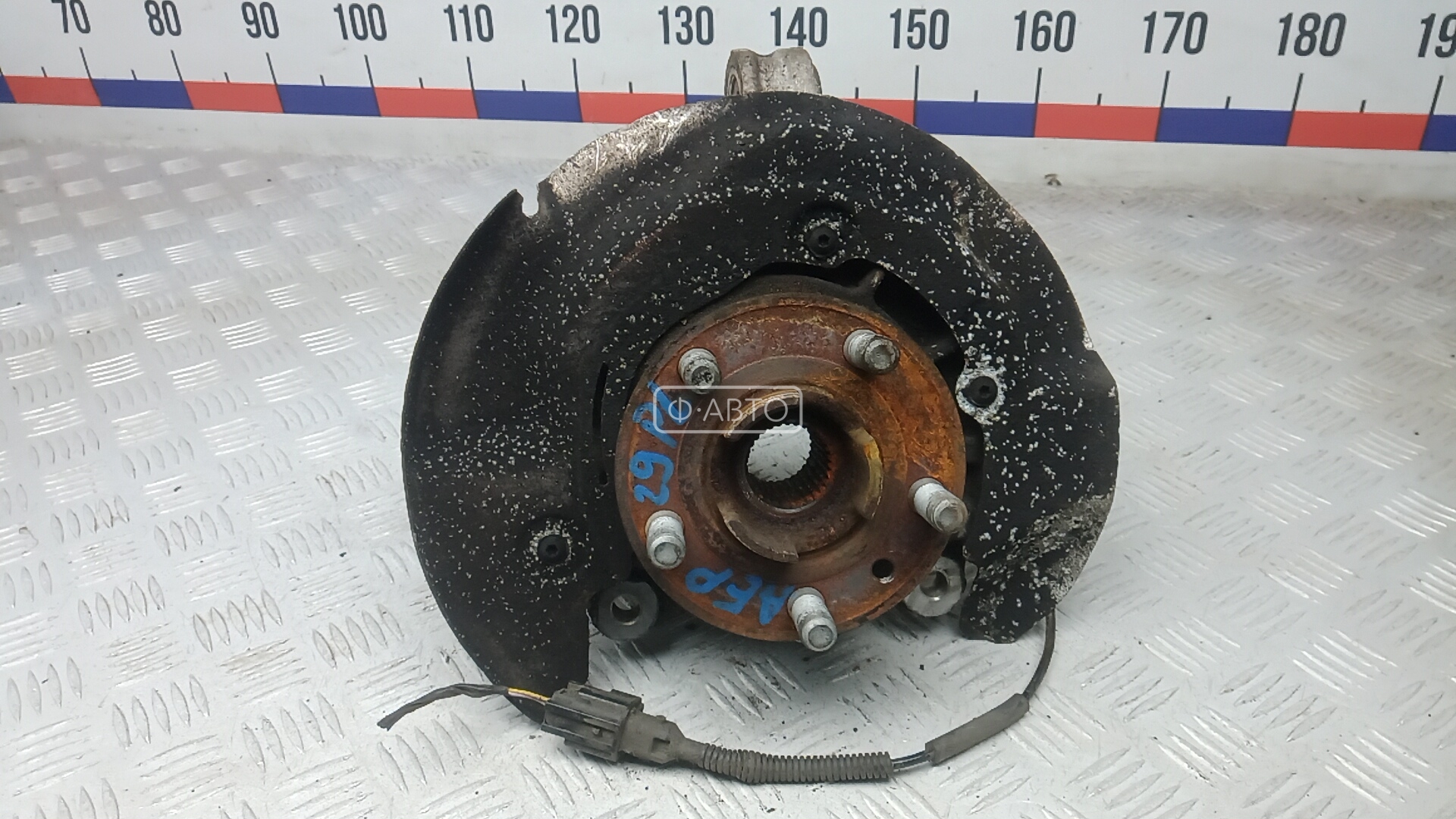 Ступица передняя левая