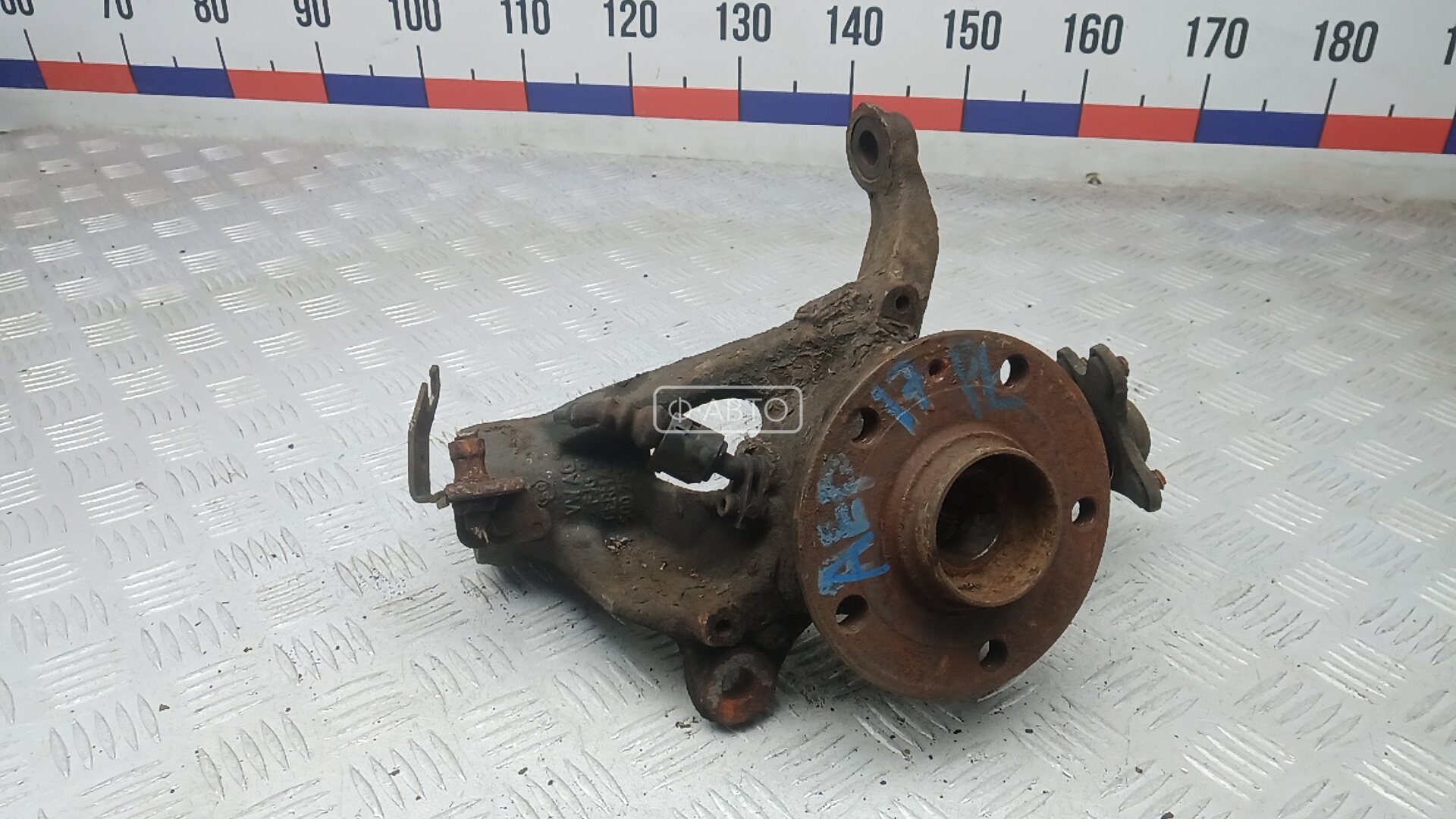 Ступица передняя левая