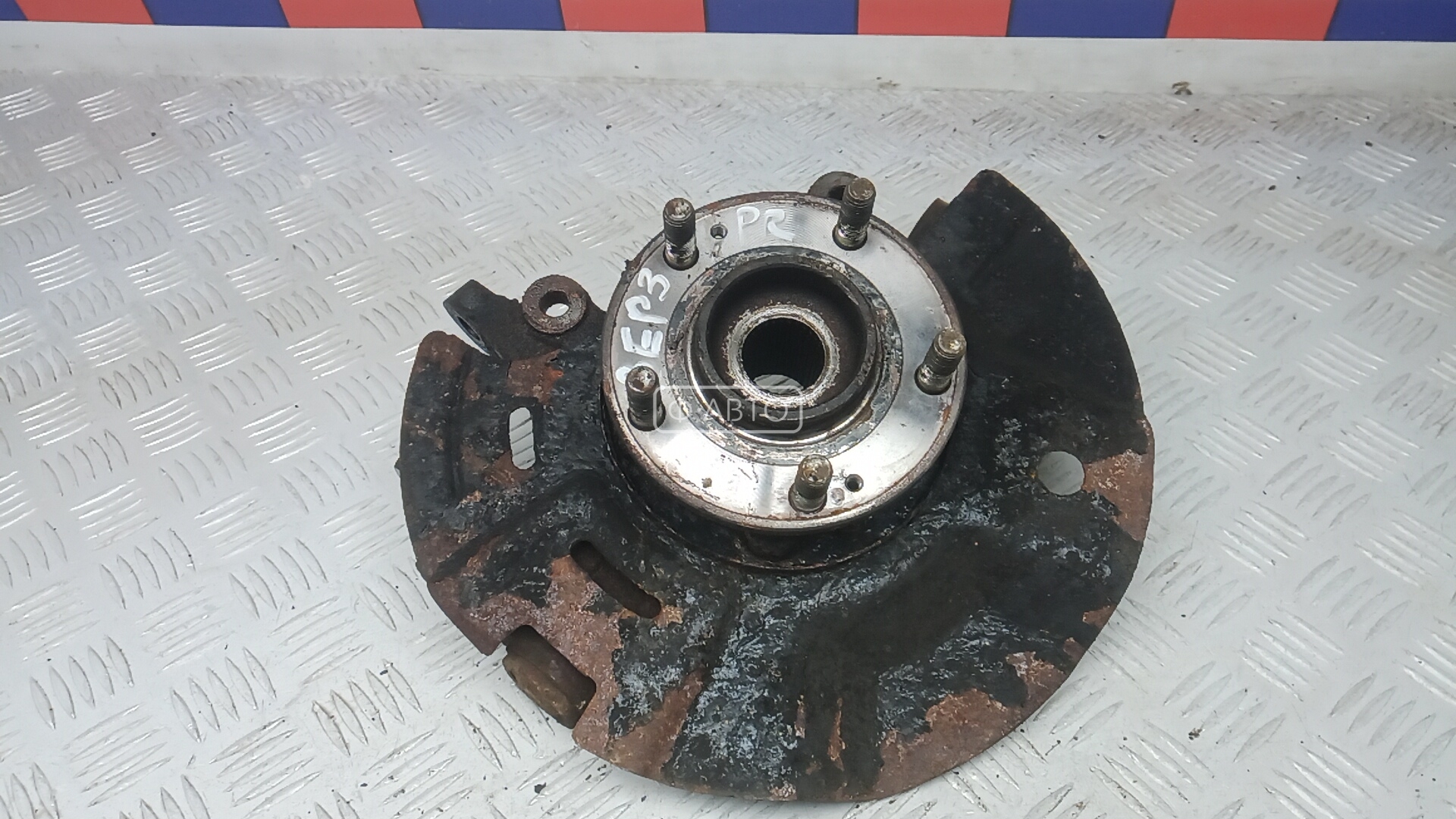 Ступица передняя правая