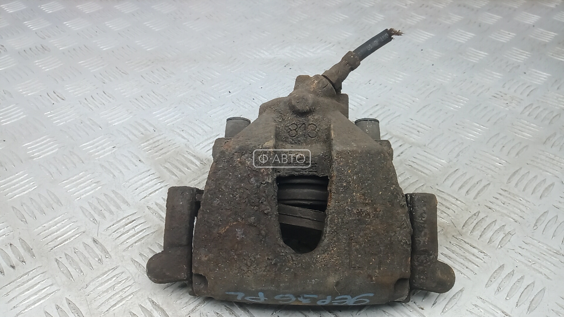 Суппорт тормозной передний левый