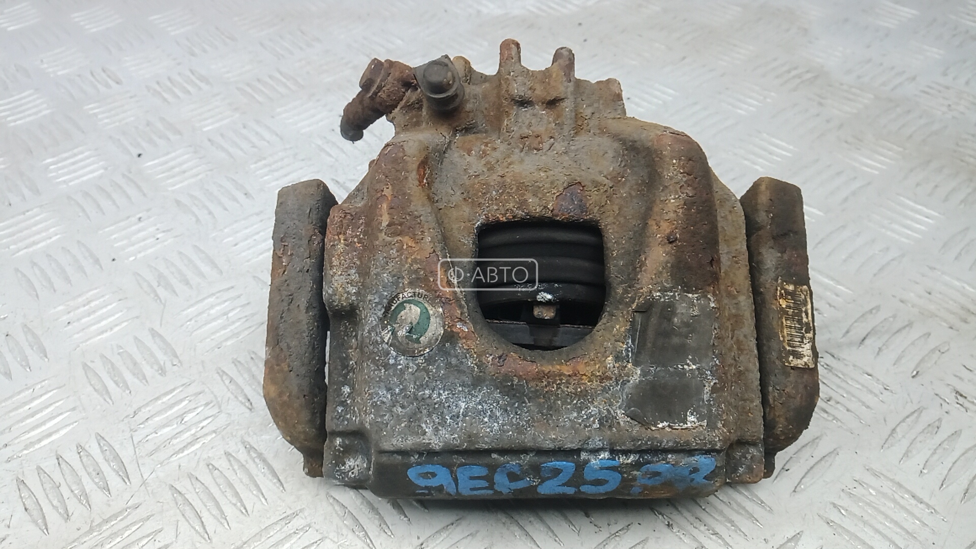 Суппорт тормозной передний правый