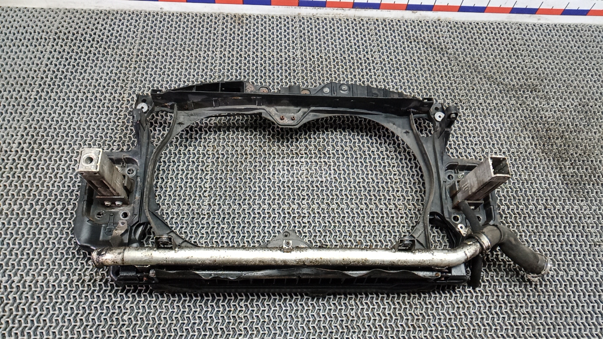 Передняя панель крепления облицовки (телевизор)