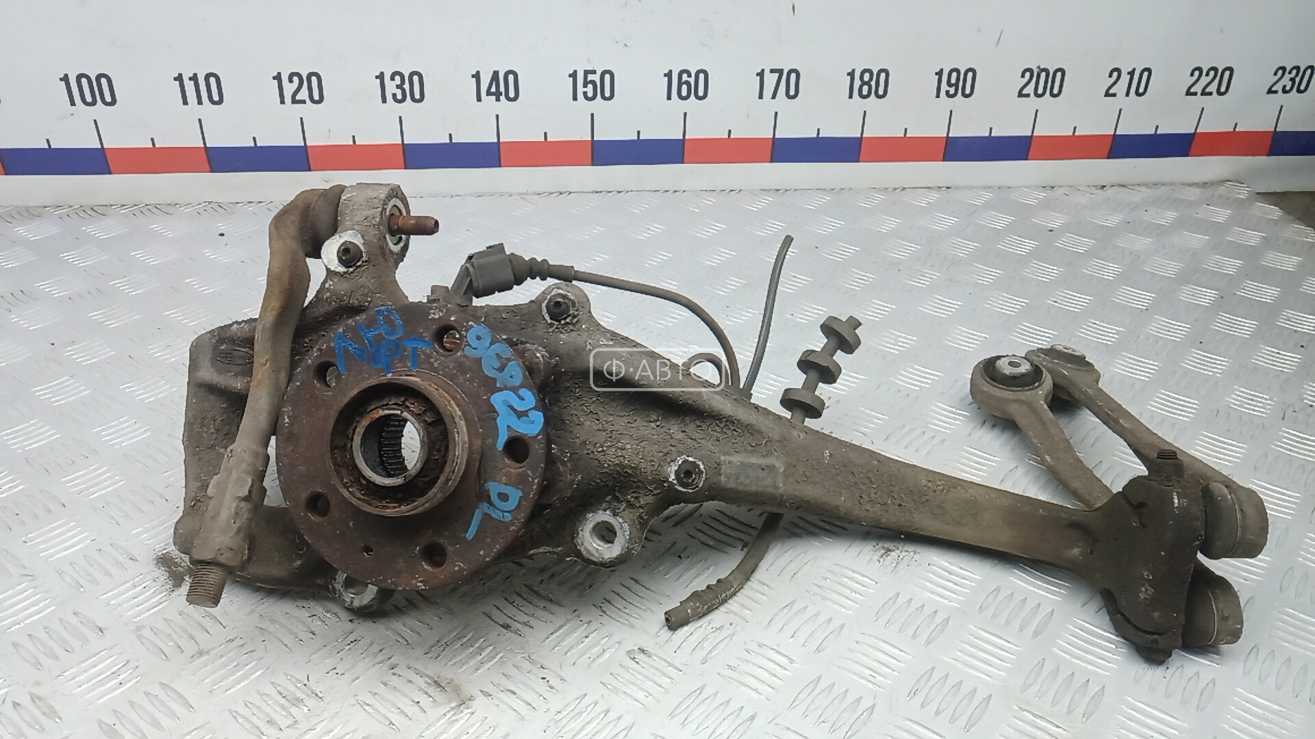 Ступица передняя левая