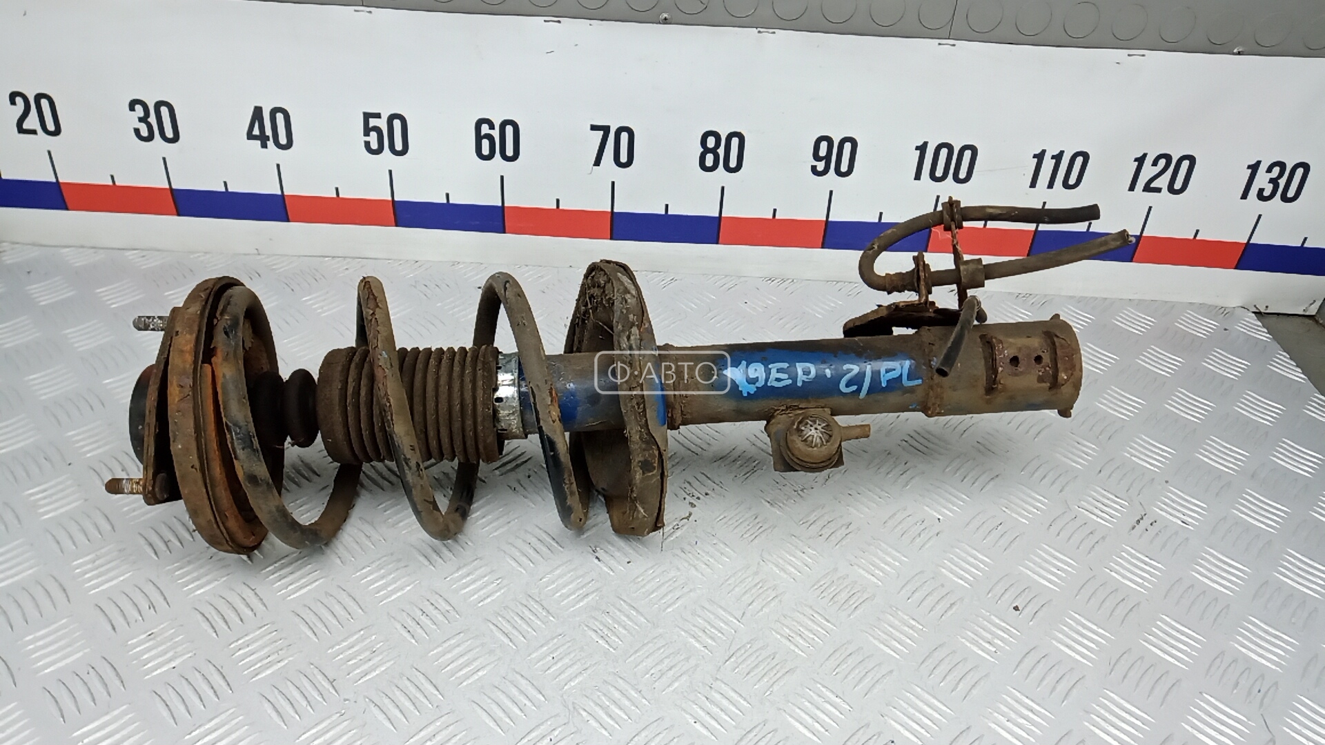 Стойка передняя левая