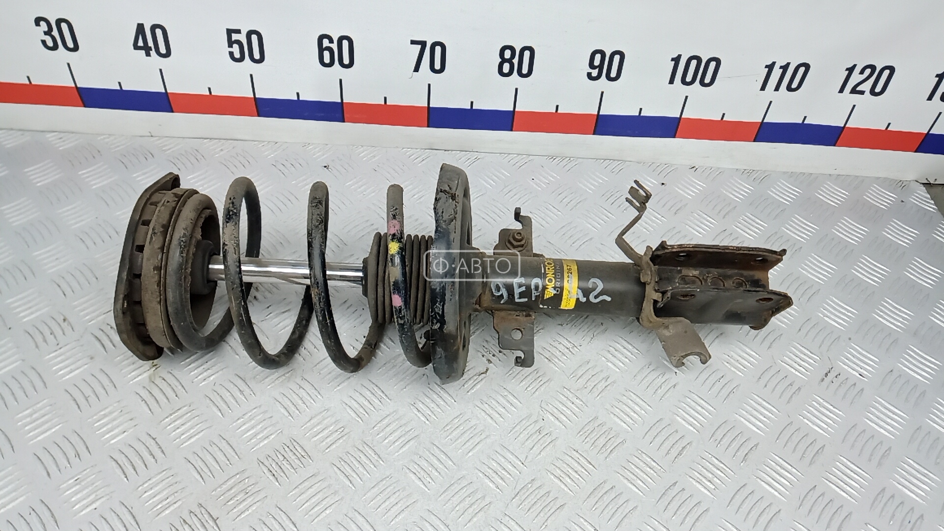 Стойка передняя левая