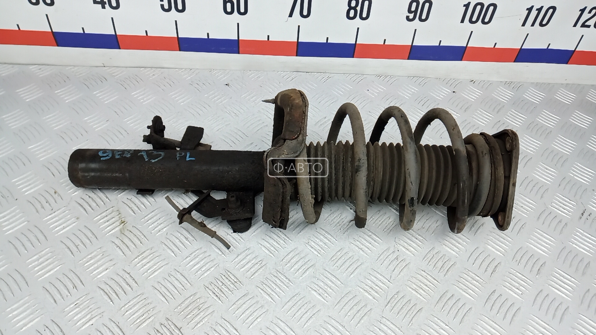 Стойка передняя левая