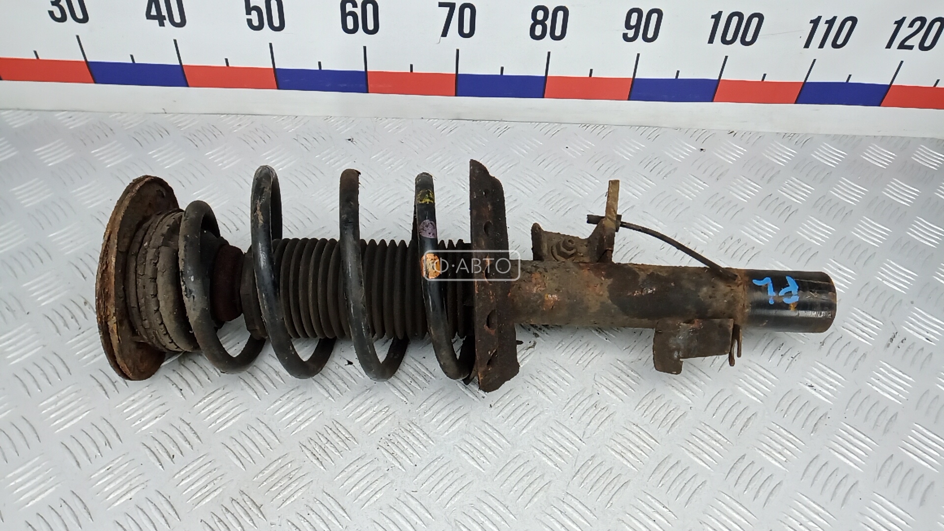 Стойка передняя левая