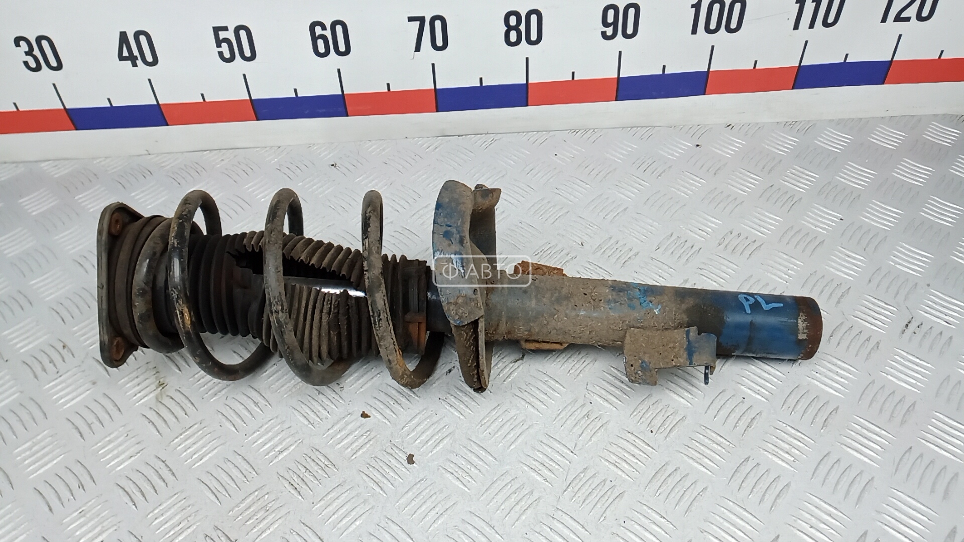 Стойка передняя левая