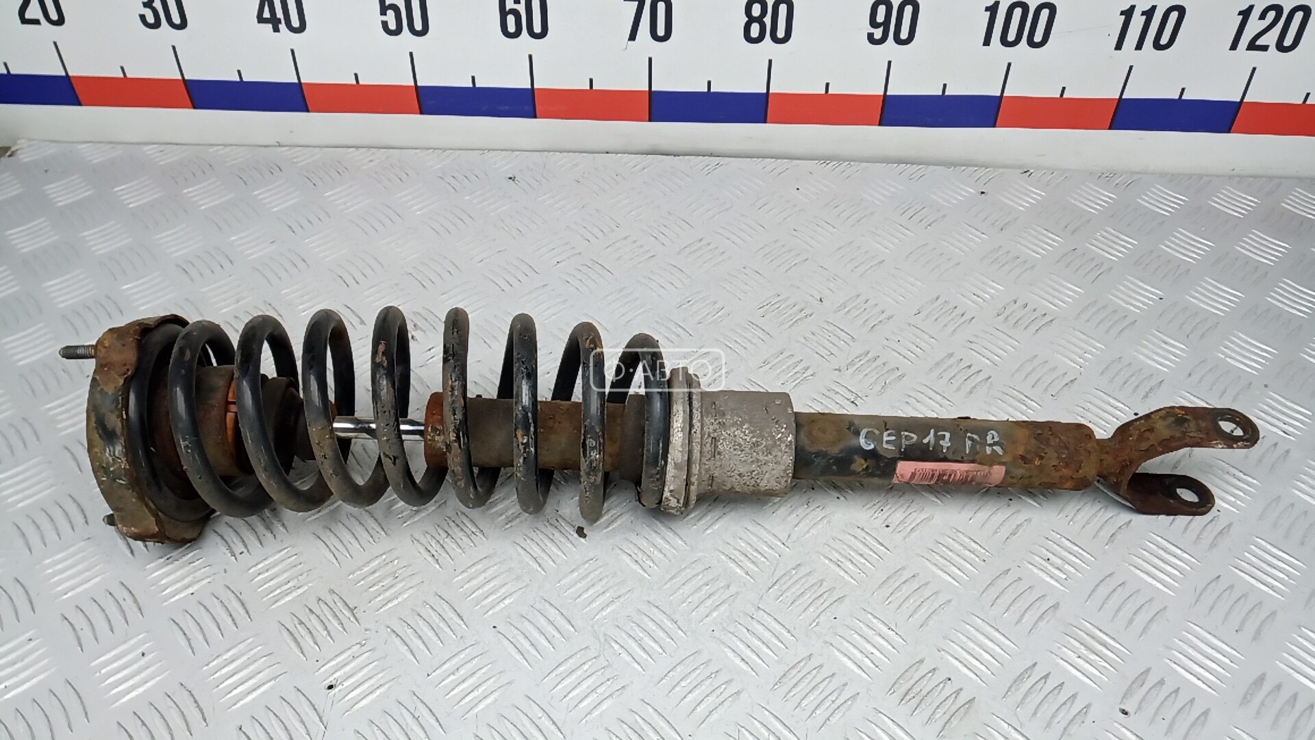 Стойка передняя правая