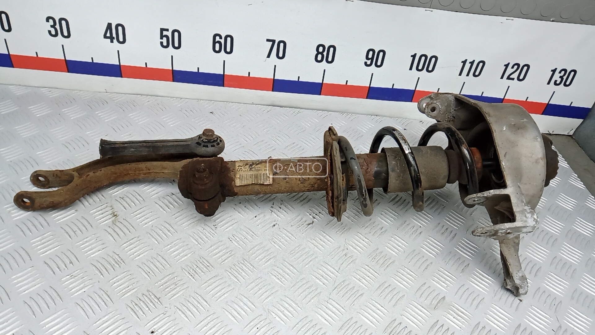 Стойка передняя правая