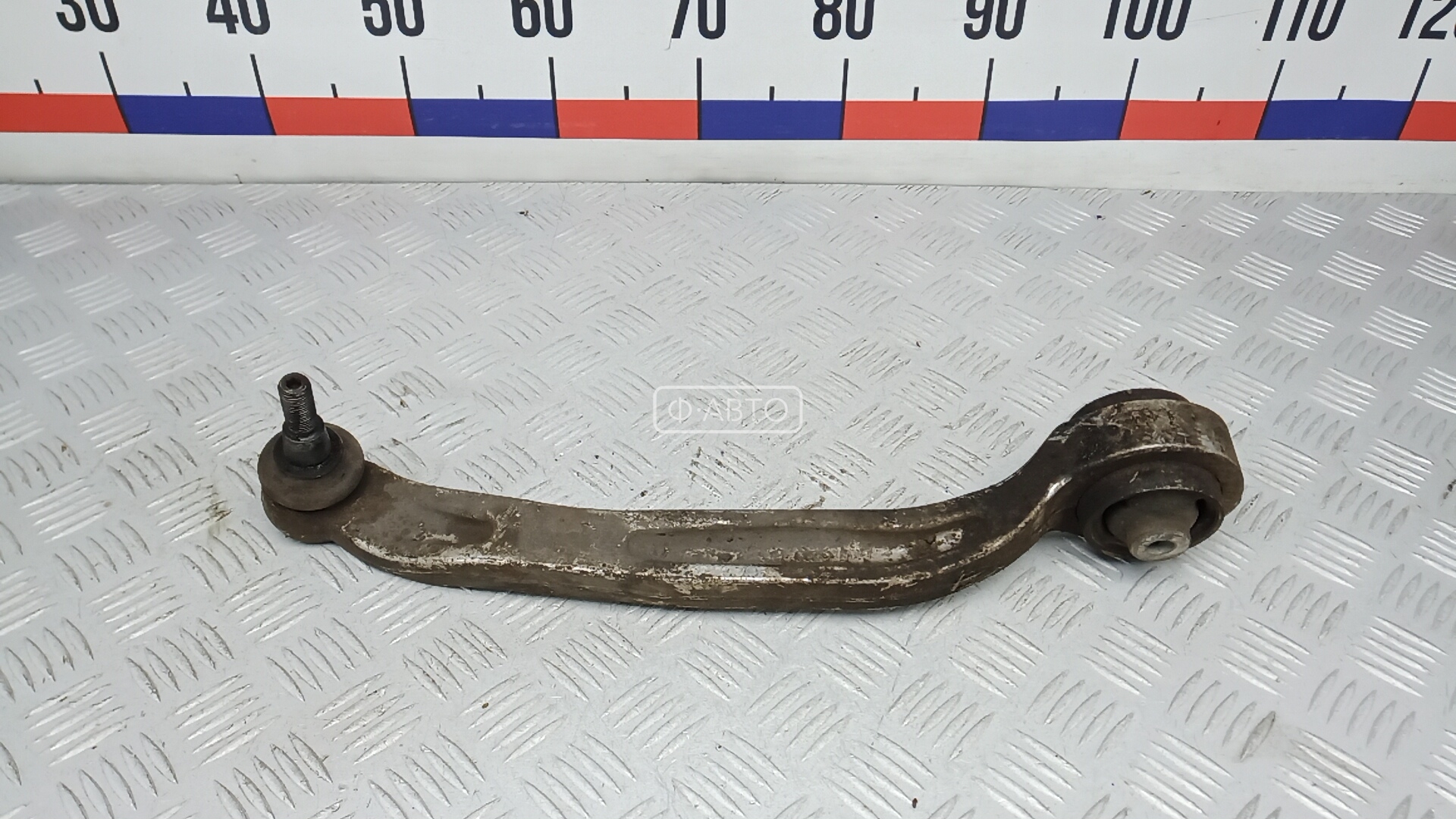 Рычаг передний нижний правый