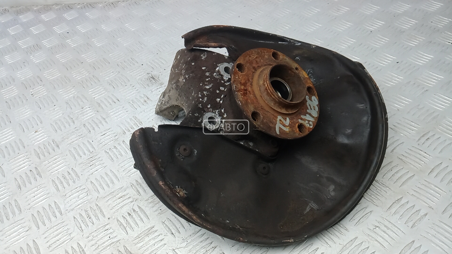 Ступица задняя левая