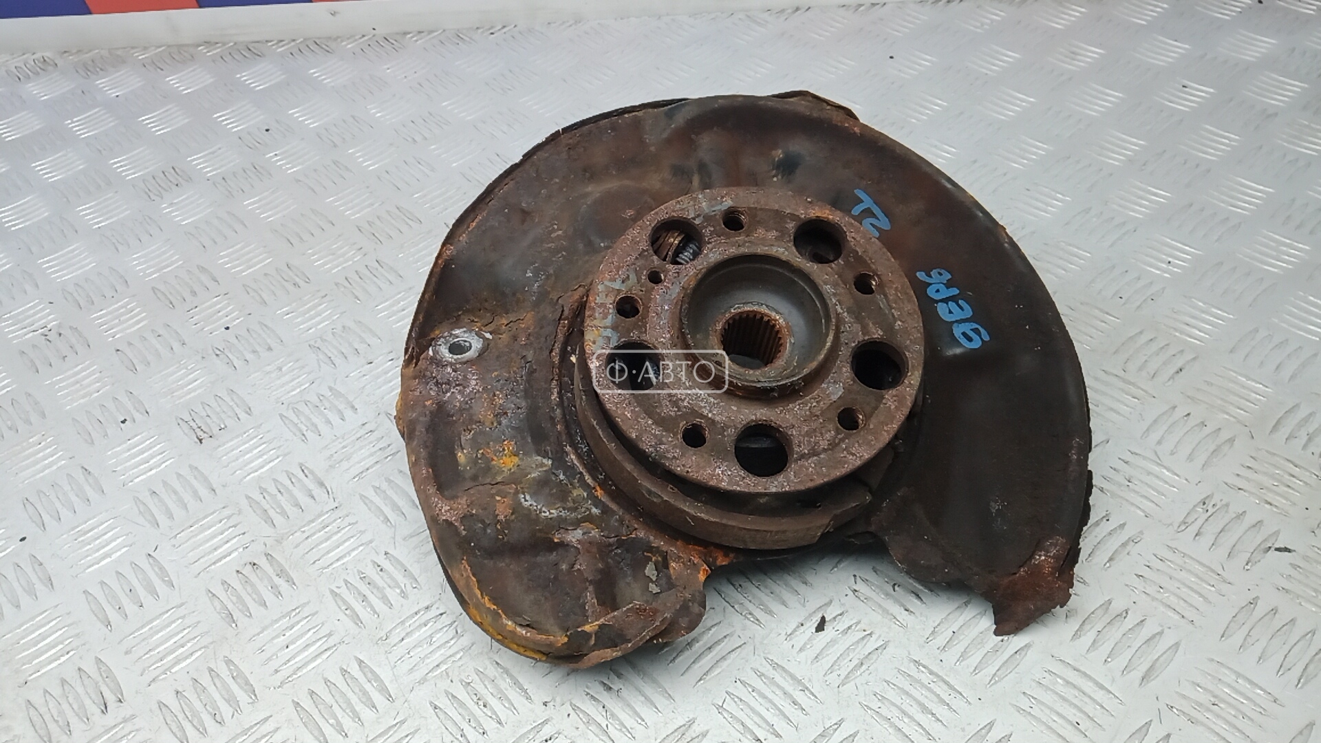 Ступица задняя левая