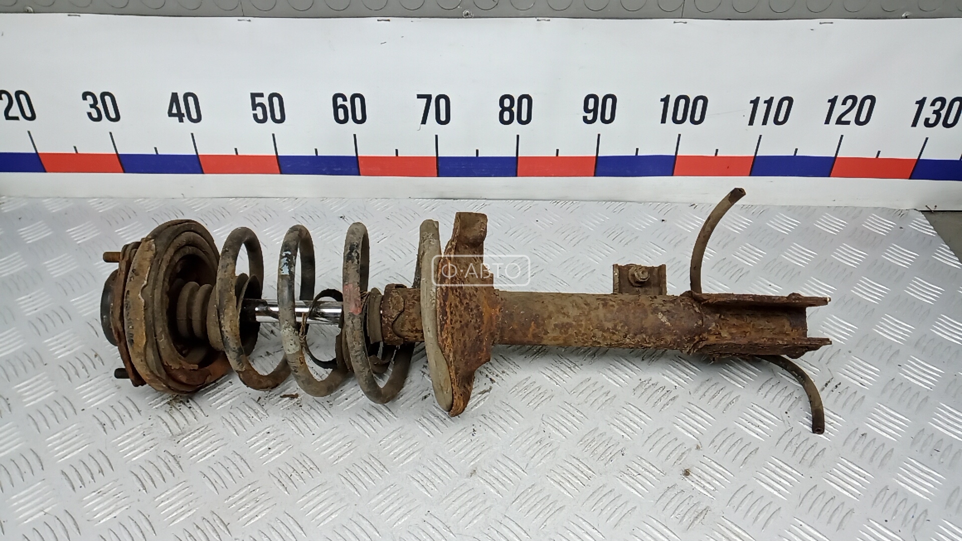 Стойка задняя левая