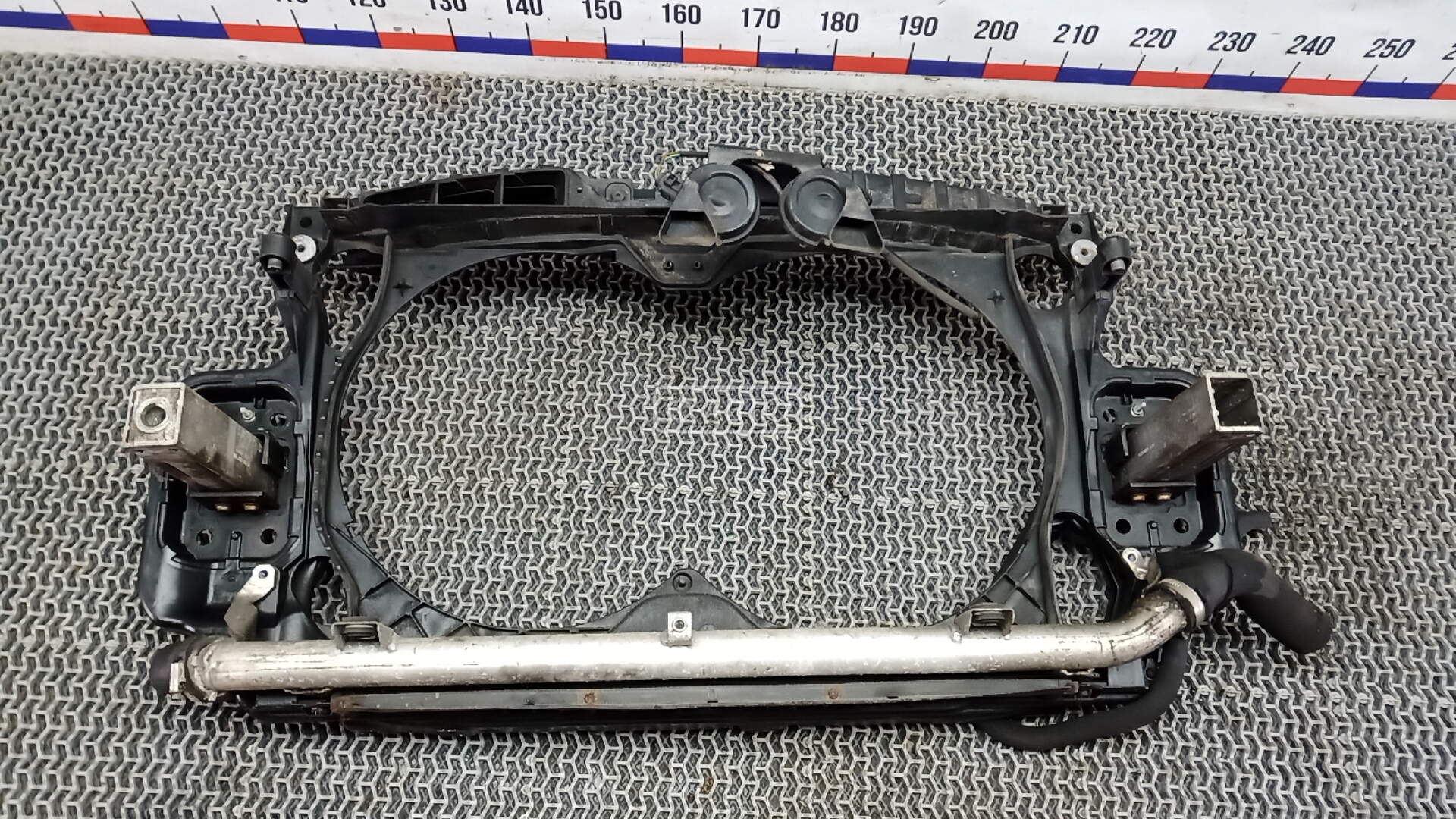 Передняя панель крепления облицовки (телевизор)