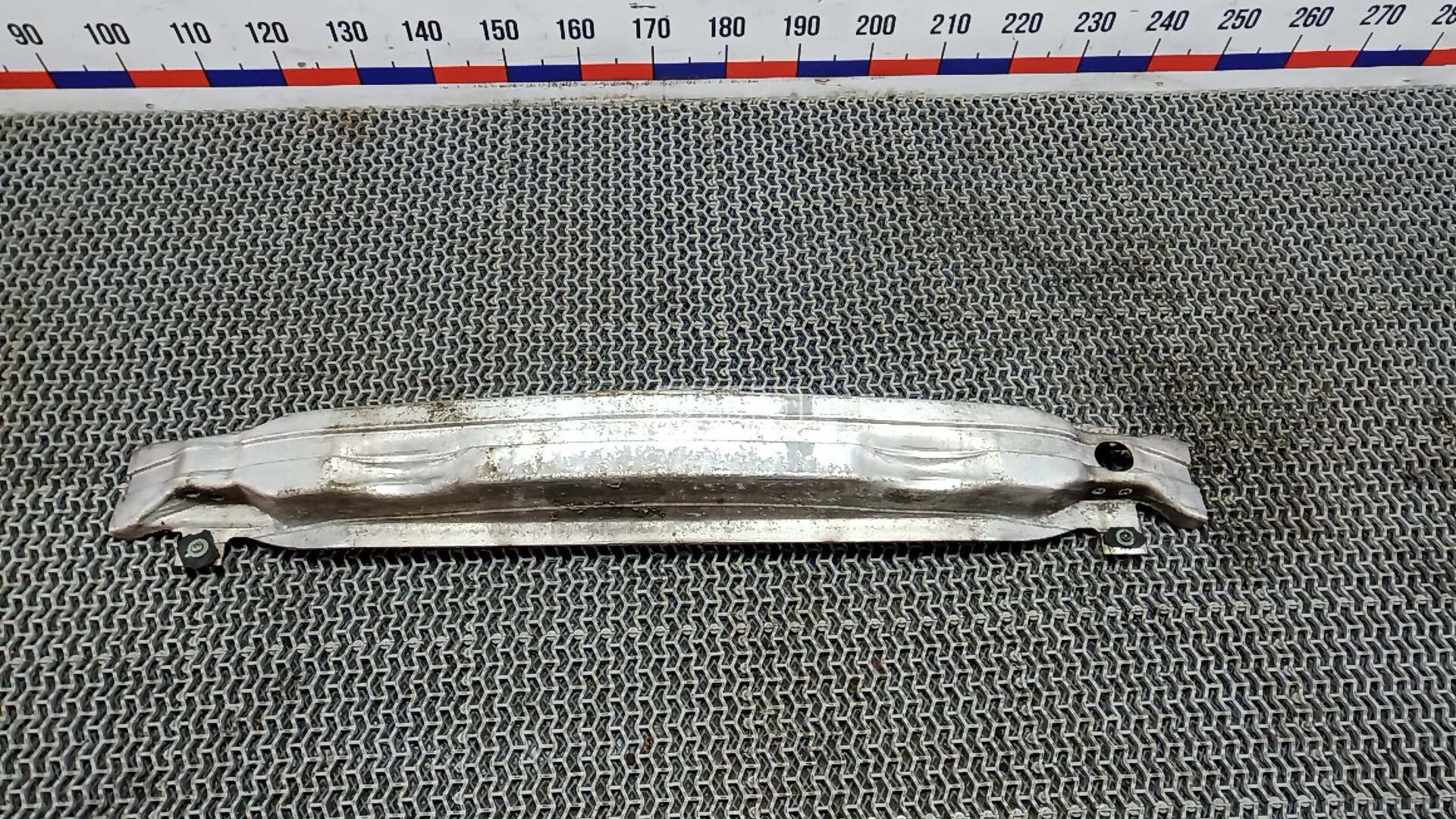 Усилитель бампера передний (кронштейн)